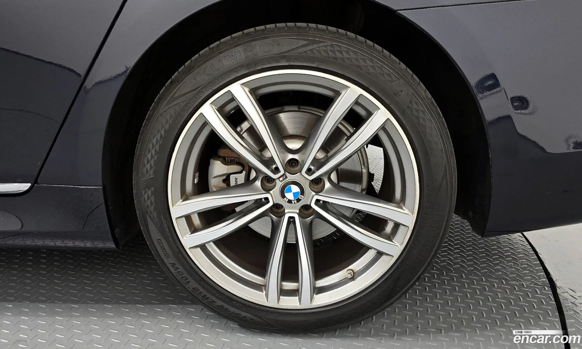BMW 7 Series 2018 — 19