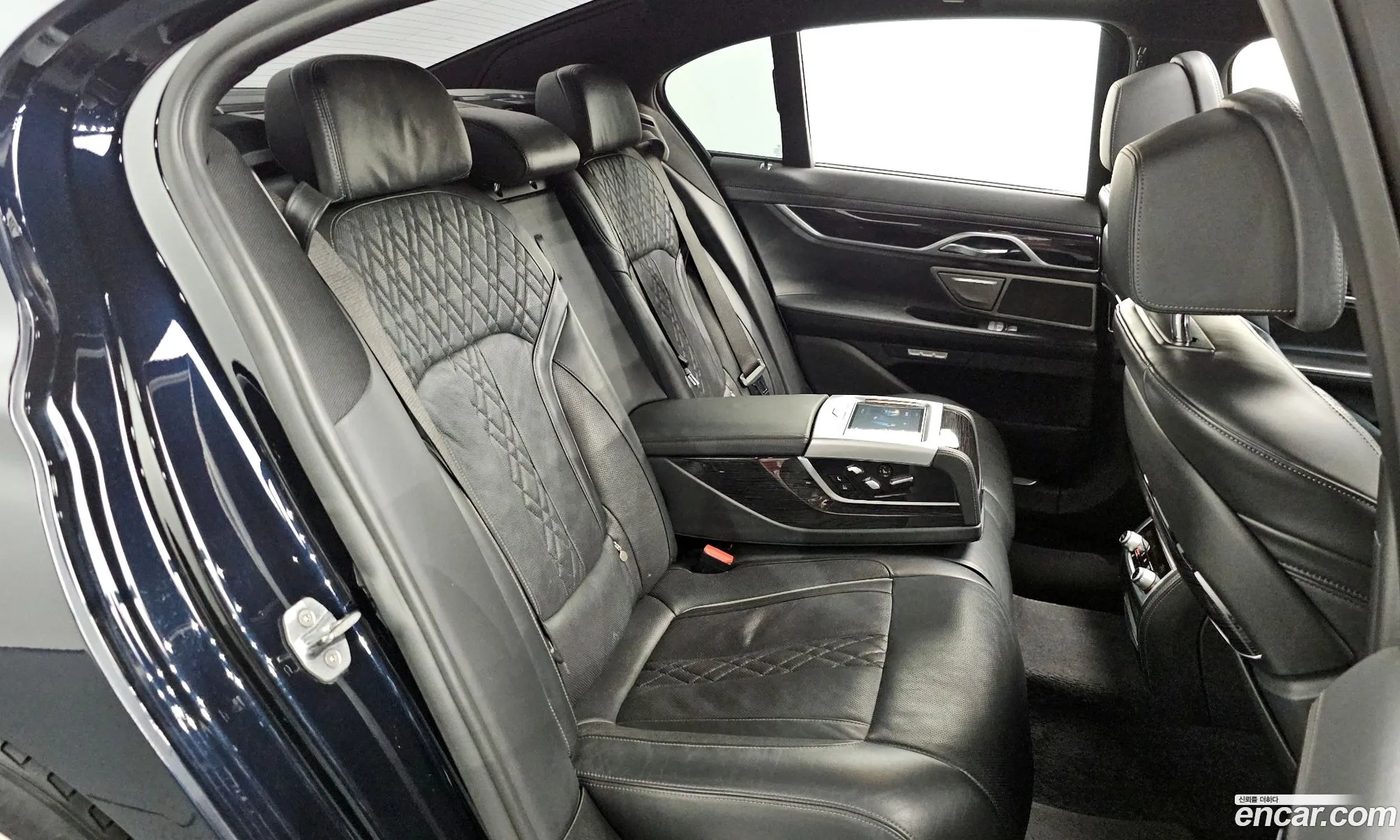 BMW 7 Series 2018 — 34