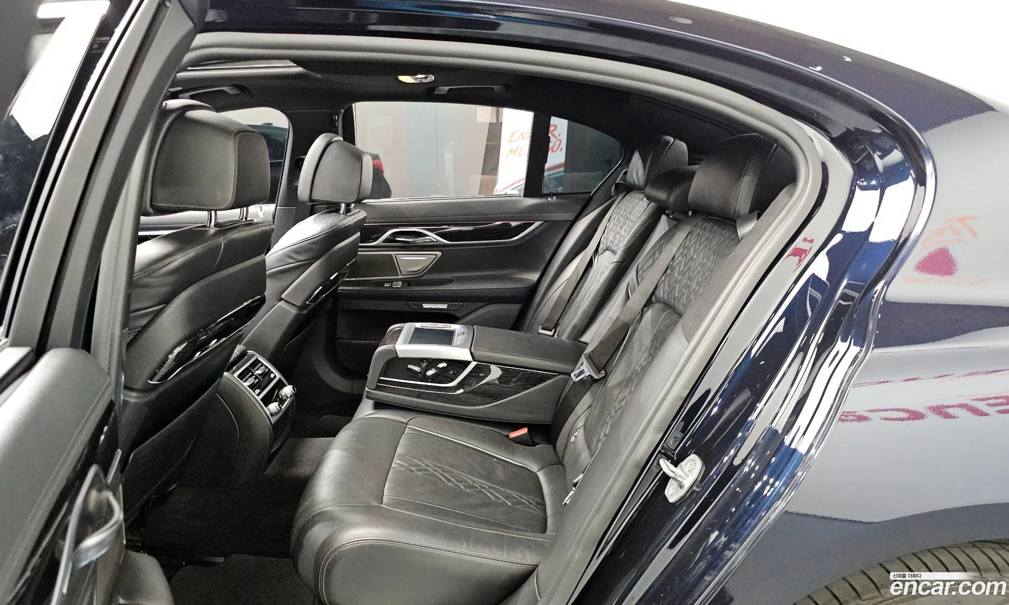 BMW 7 Series 2018 — 11