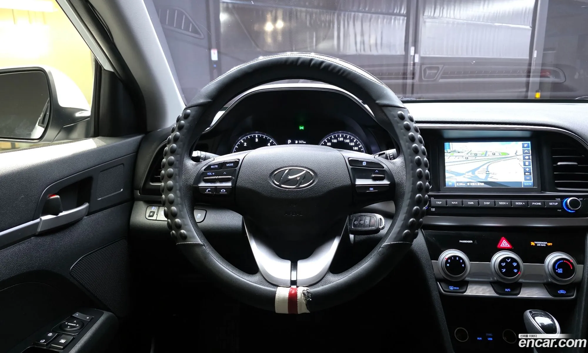Hyundai Elantra AD 2018 — 30