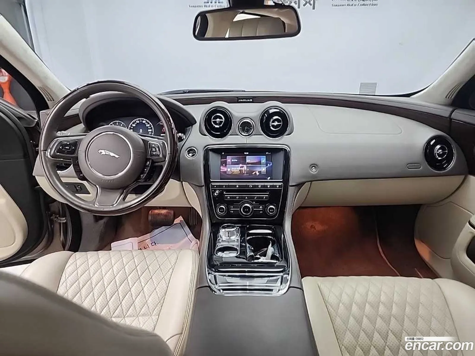 Jaguar XJ 2017 — 14