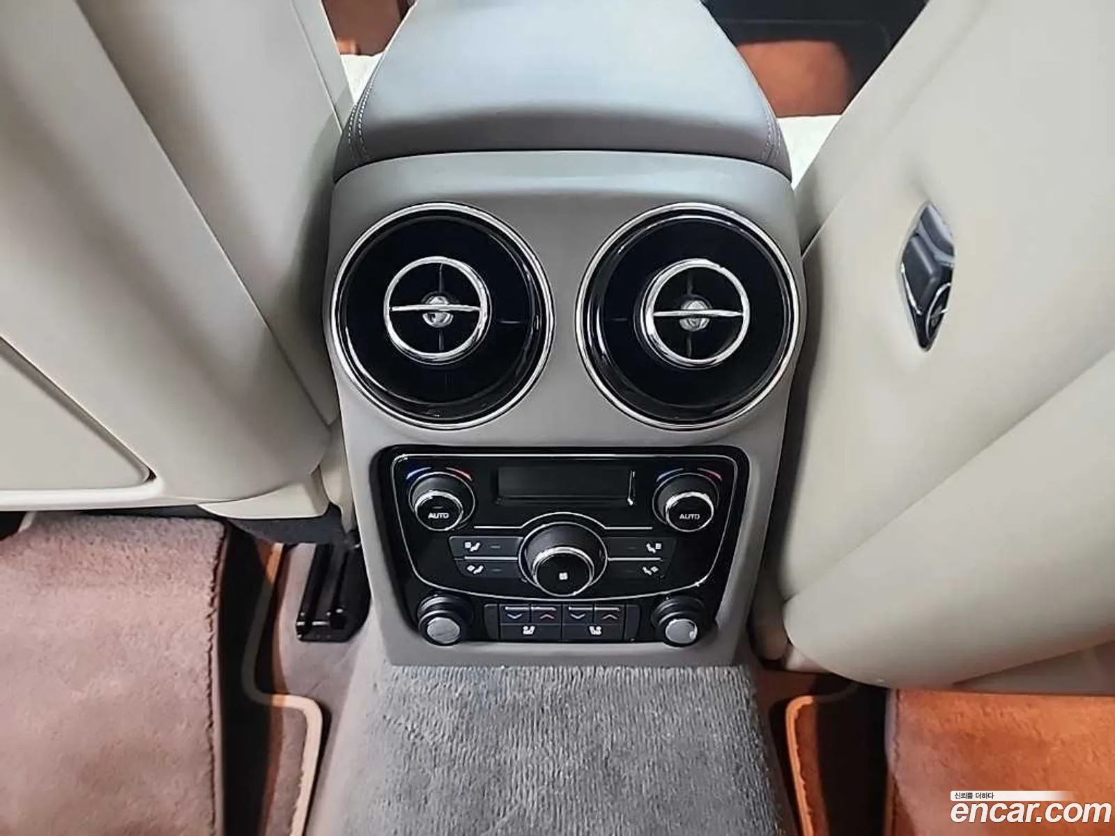 Jaguar XJ 2017 — 9