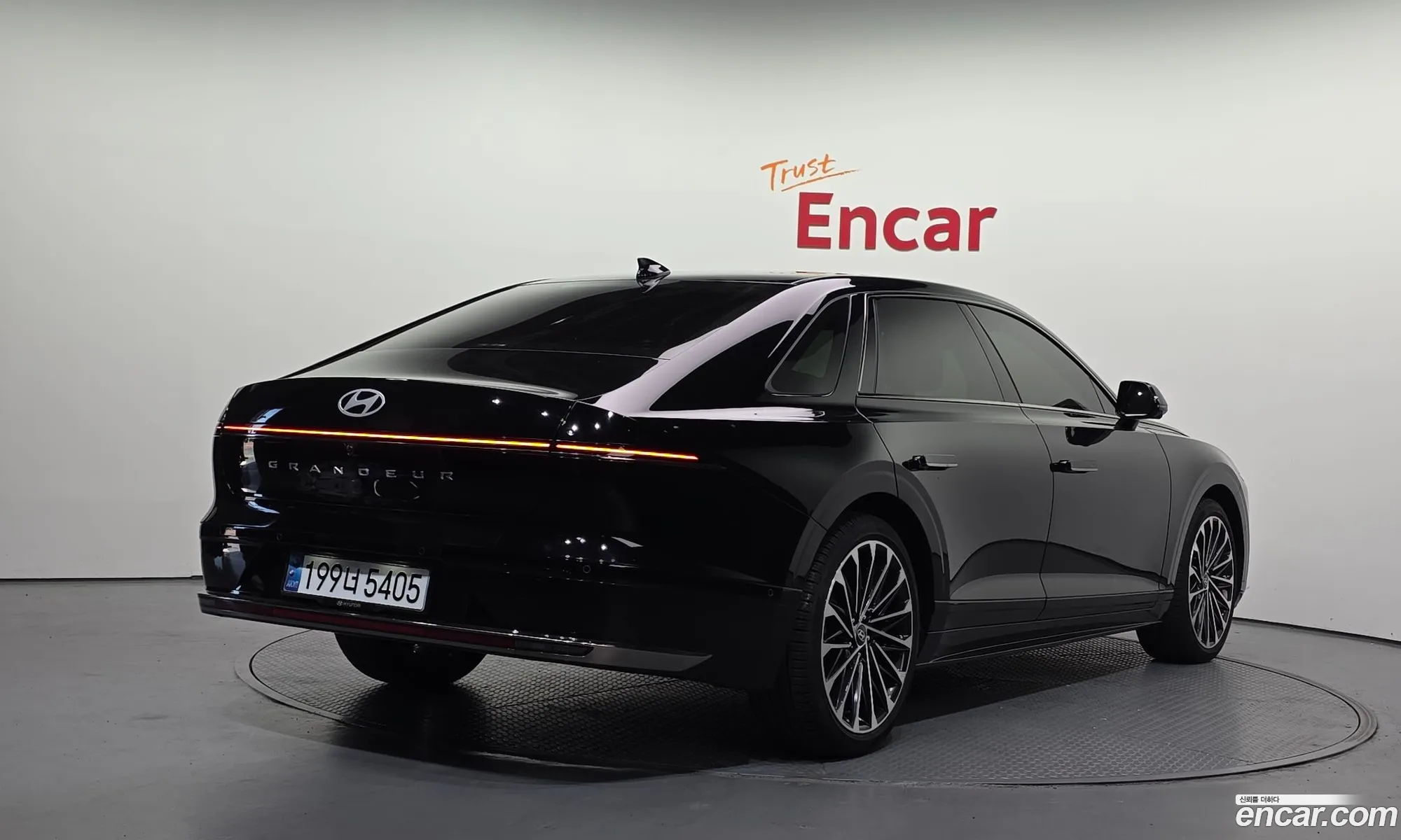 Hyundai Grandeur Hybrid 2024 — 12