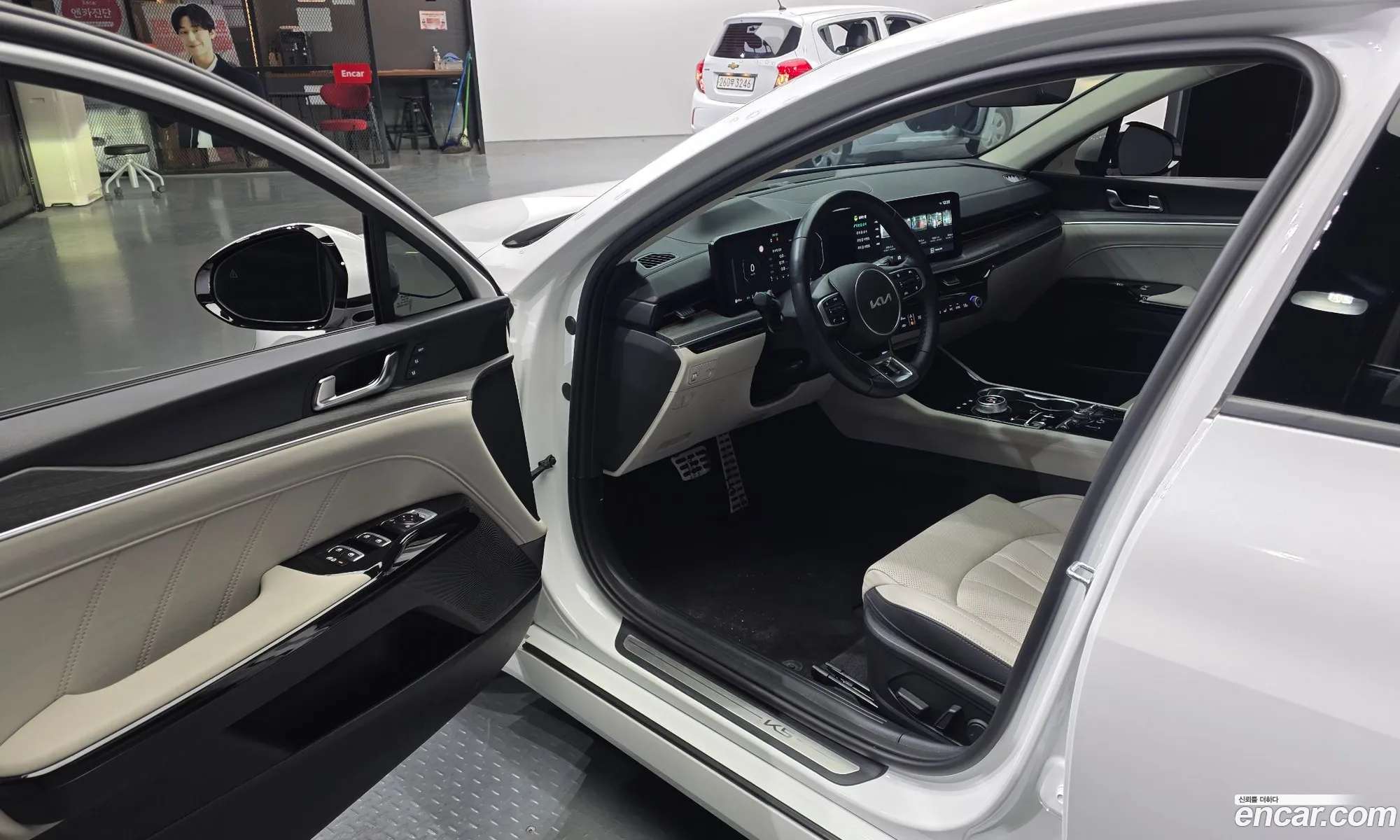 Kia K5 Hybrid 2024 — 33