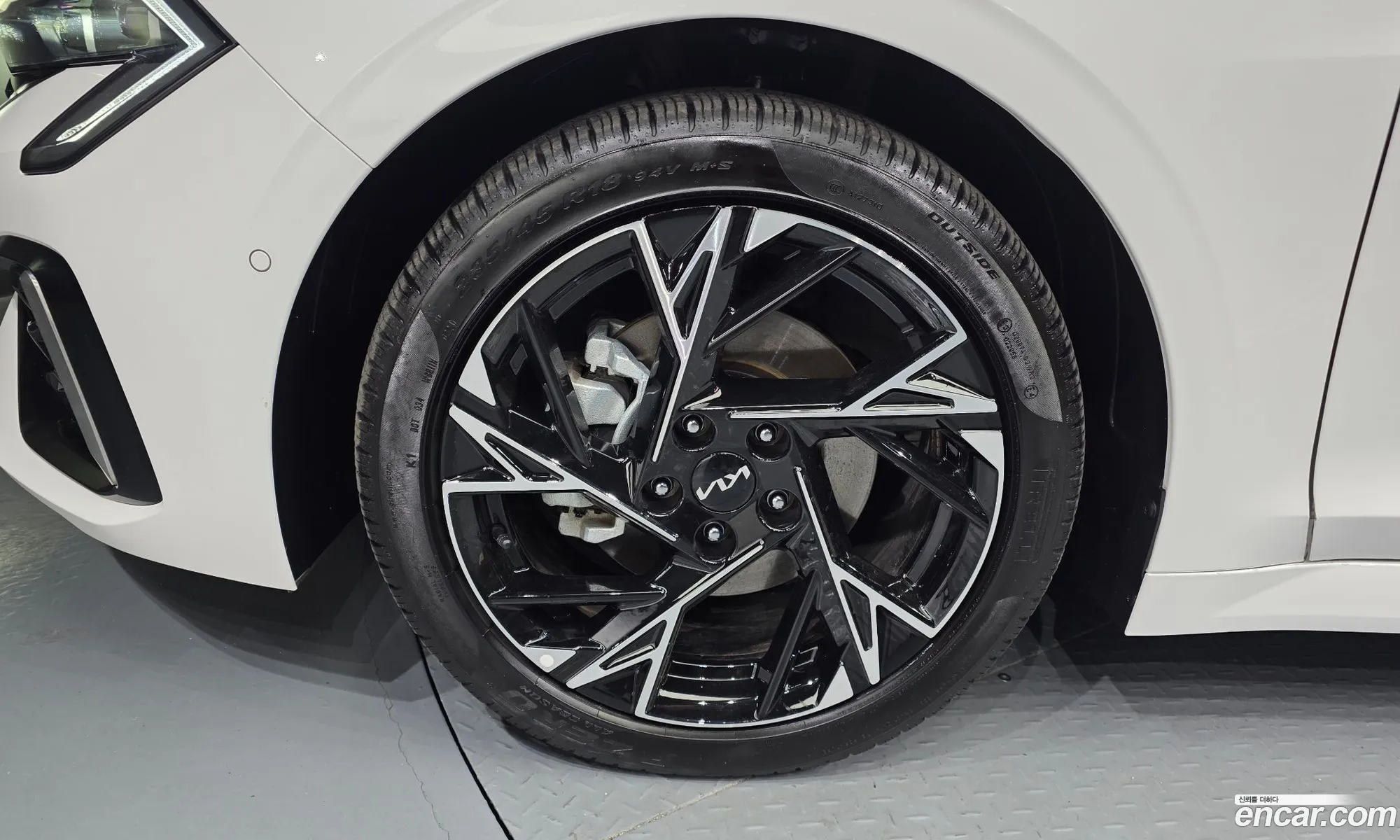 Kia K5 Hybrid 2024 — 2