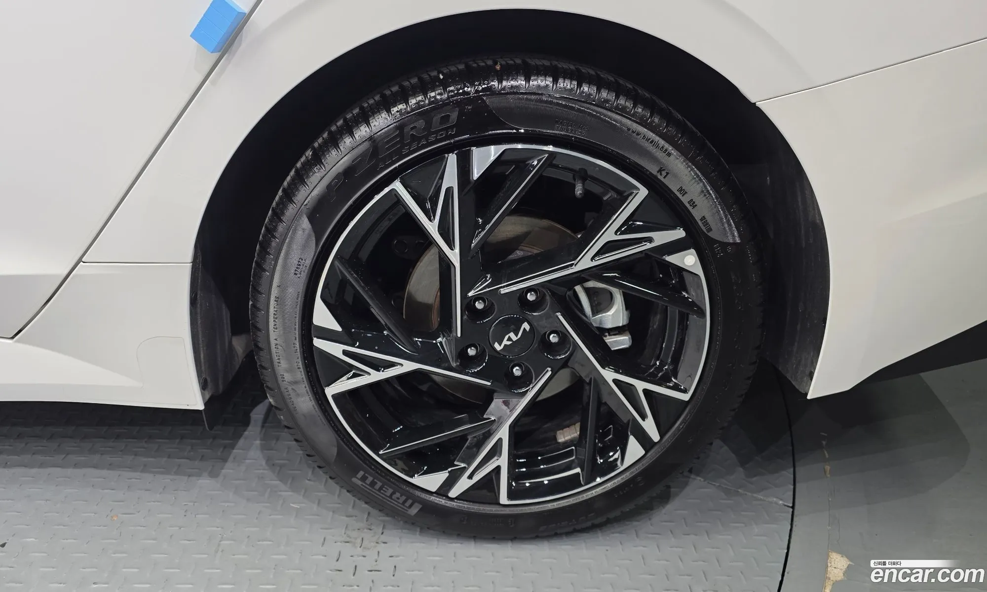 Kia K5 Hybrid 2024 — 21