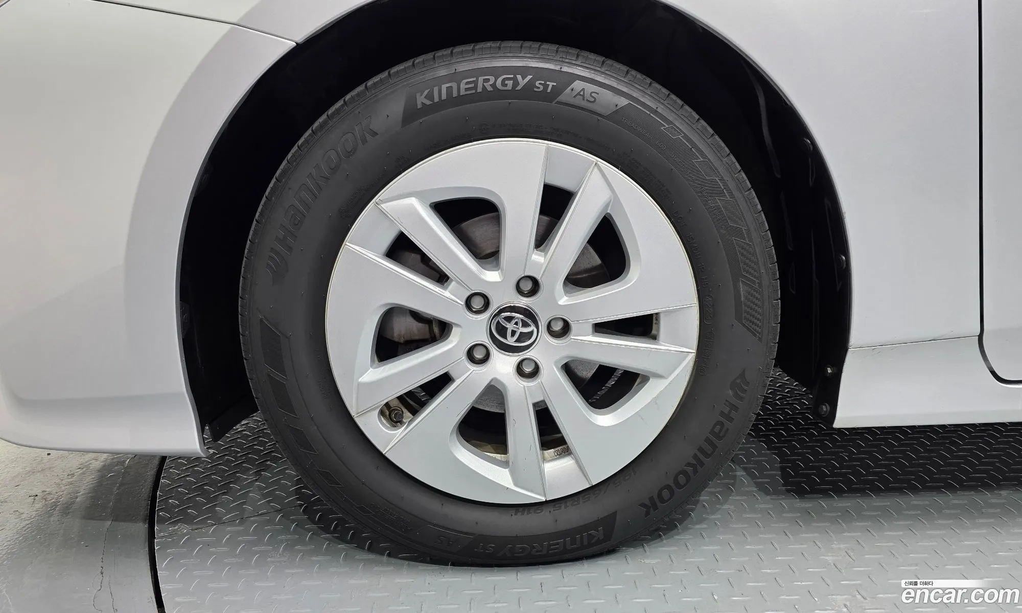 Toyota Prius 2018 JTDKBRFU2J3593135 — 17