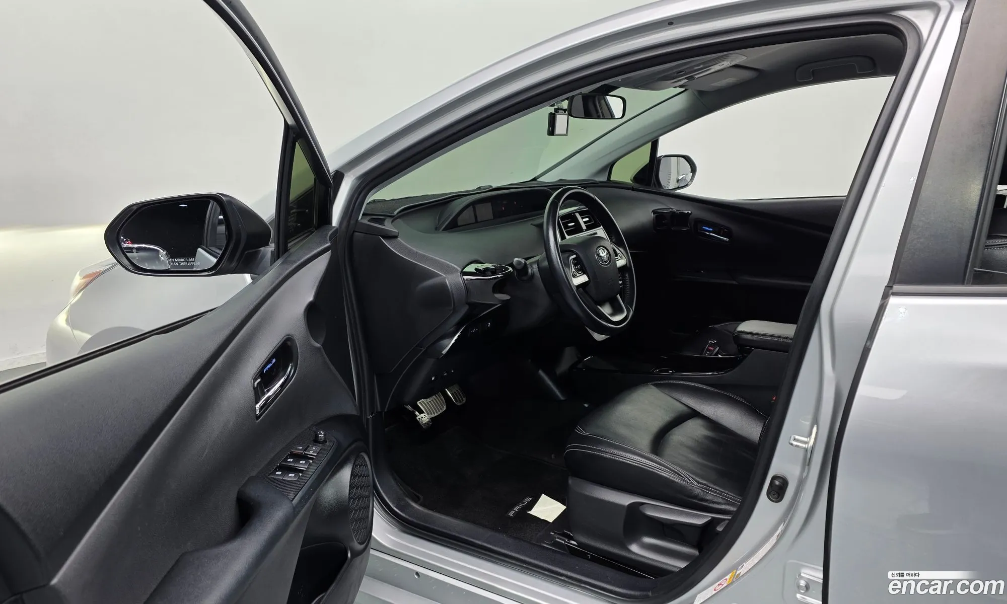 Toyota Prius 2018 JTDKBRFU2J3593135 — 30