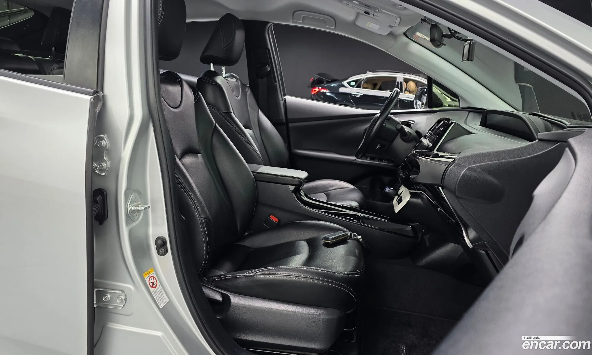 Toyota Prius 2018 JTDKBRFU2J3593135 — 13