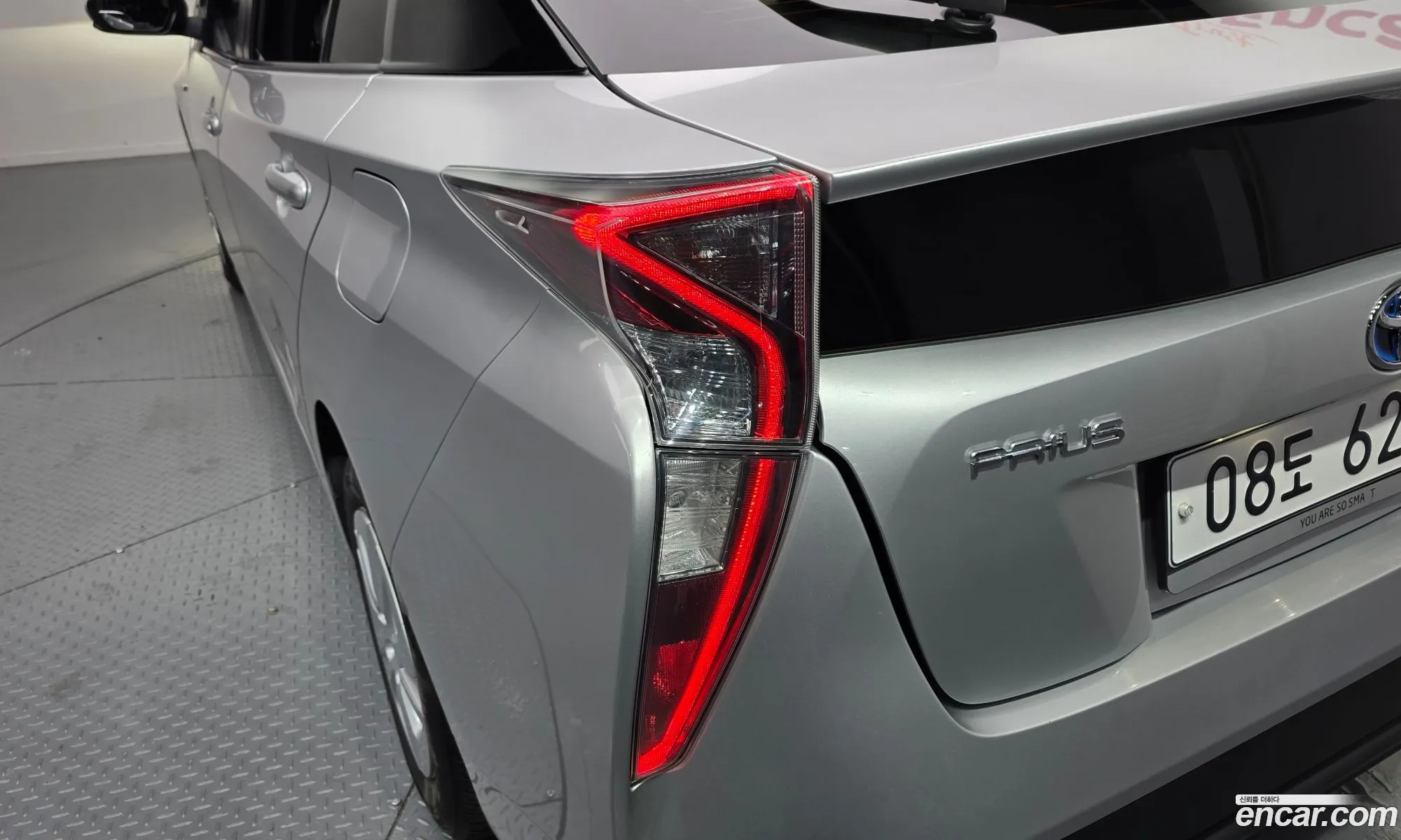 Toyota Prius 2018 JTDKBRFU2J3593135 — 6