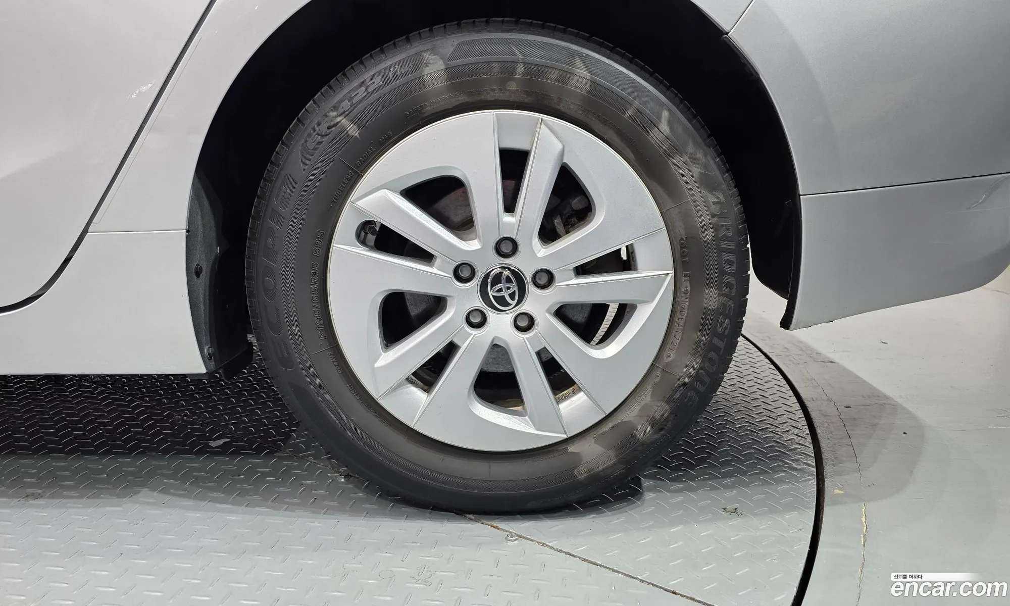 Toyota Prius 2018 JTDKBRFU2J3593135 — 22
