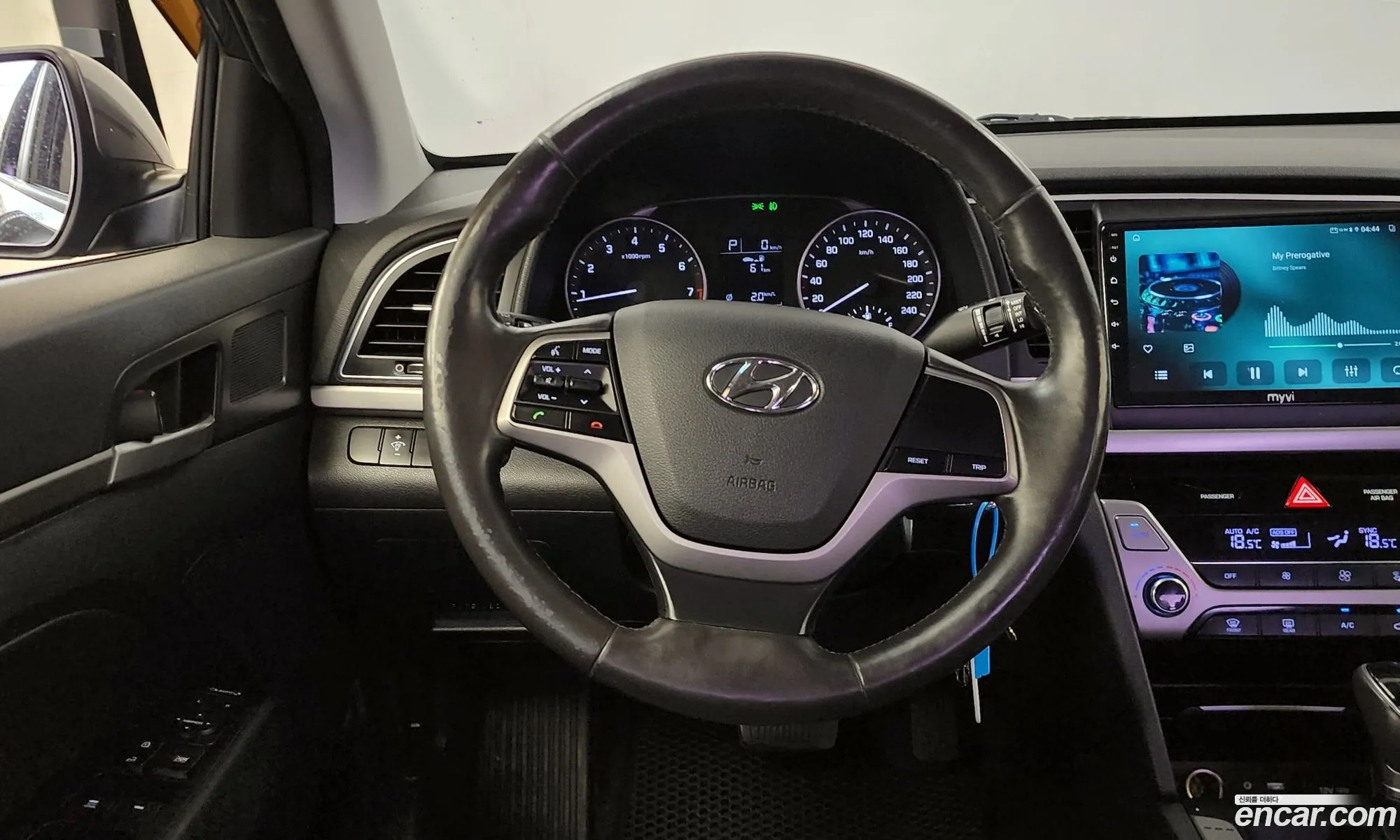 Hyundai Elantra AD 2015 — 24