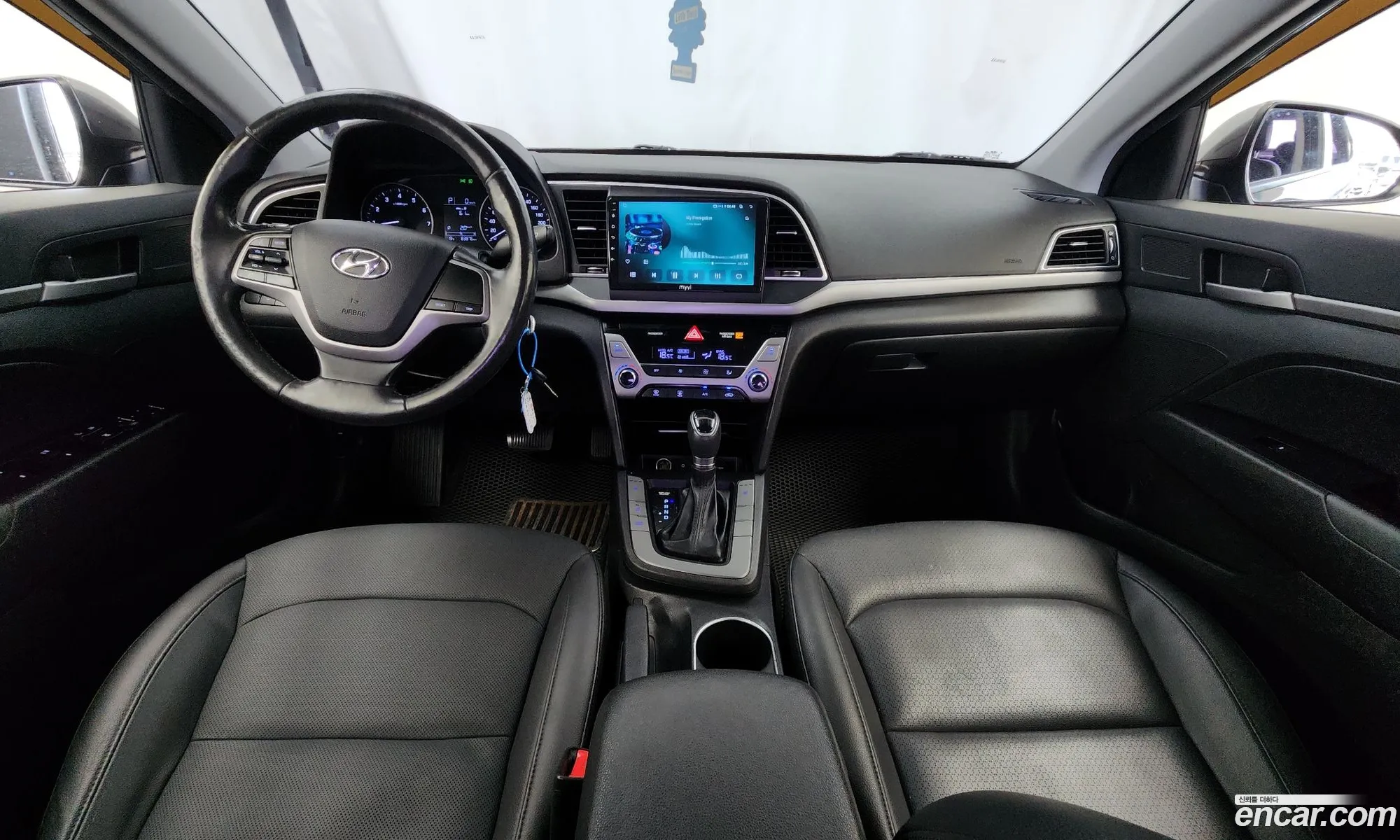 Hyundai Elantra AD 2015 — 23