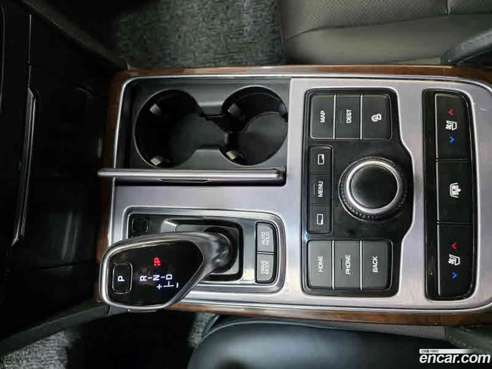 Hyundai Equus 2013 — 19