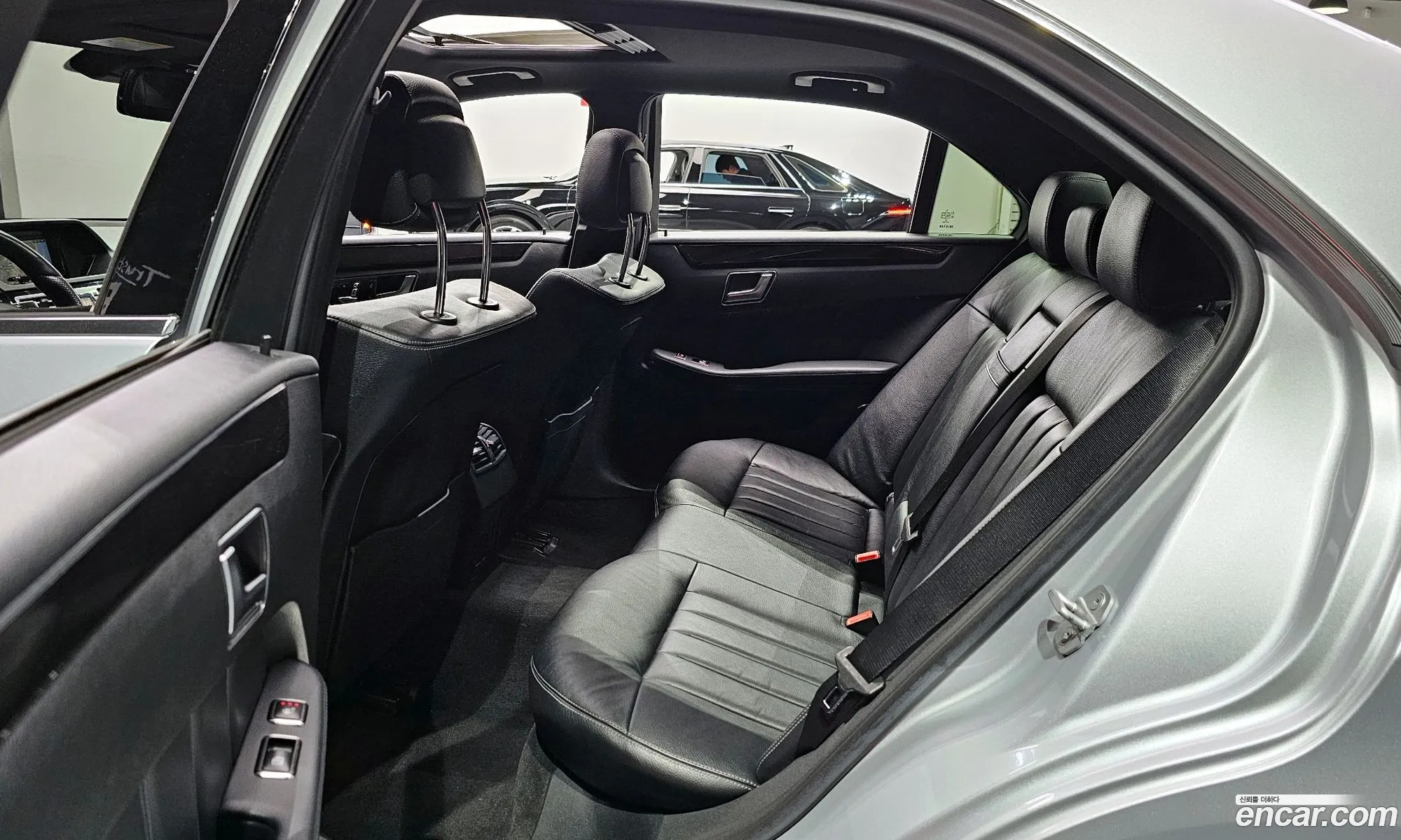 Mercedes-Benz E-Class W212 2014 WDDHF0CB3EB002793 — 15
