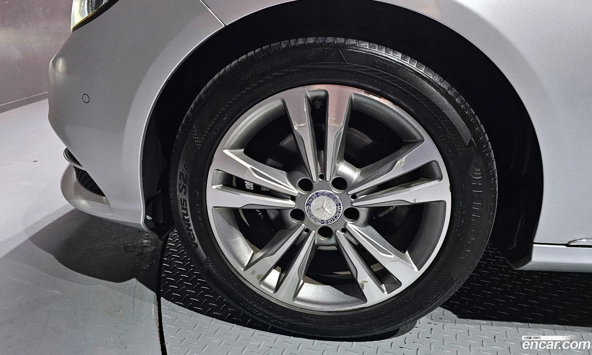 Mercedes-Benz E-Class W212 2014 WDDHF0CB3EB002793 — 8