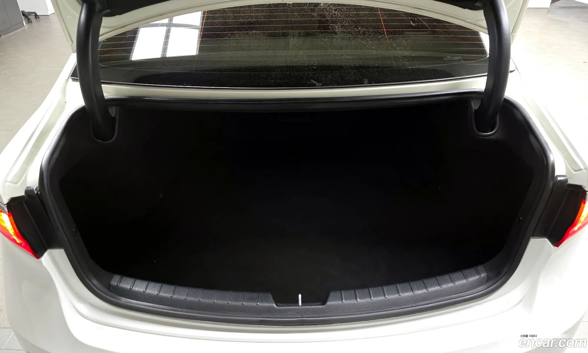 Kia K7 2016 — 31