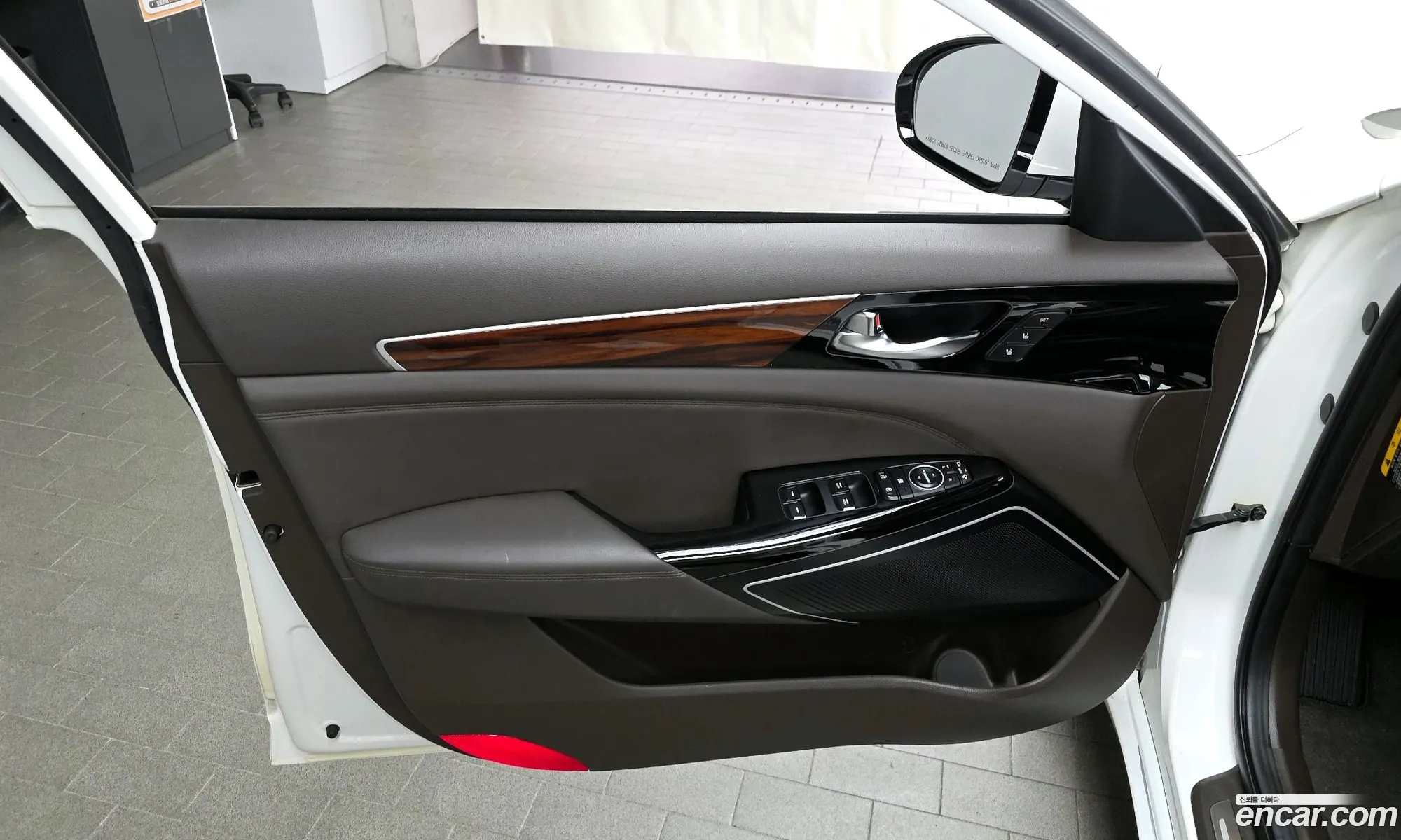 Kia K7 2016 — 25