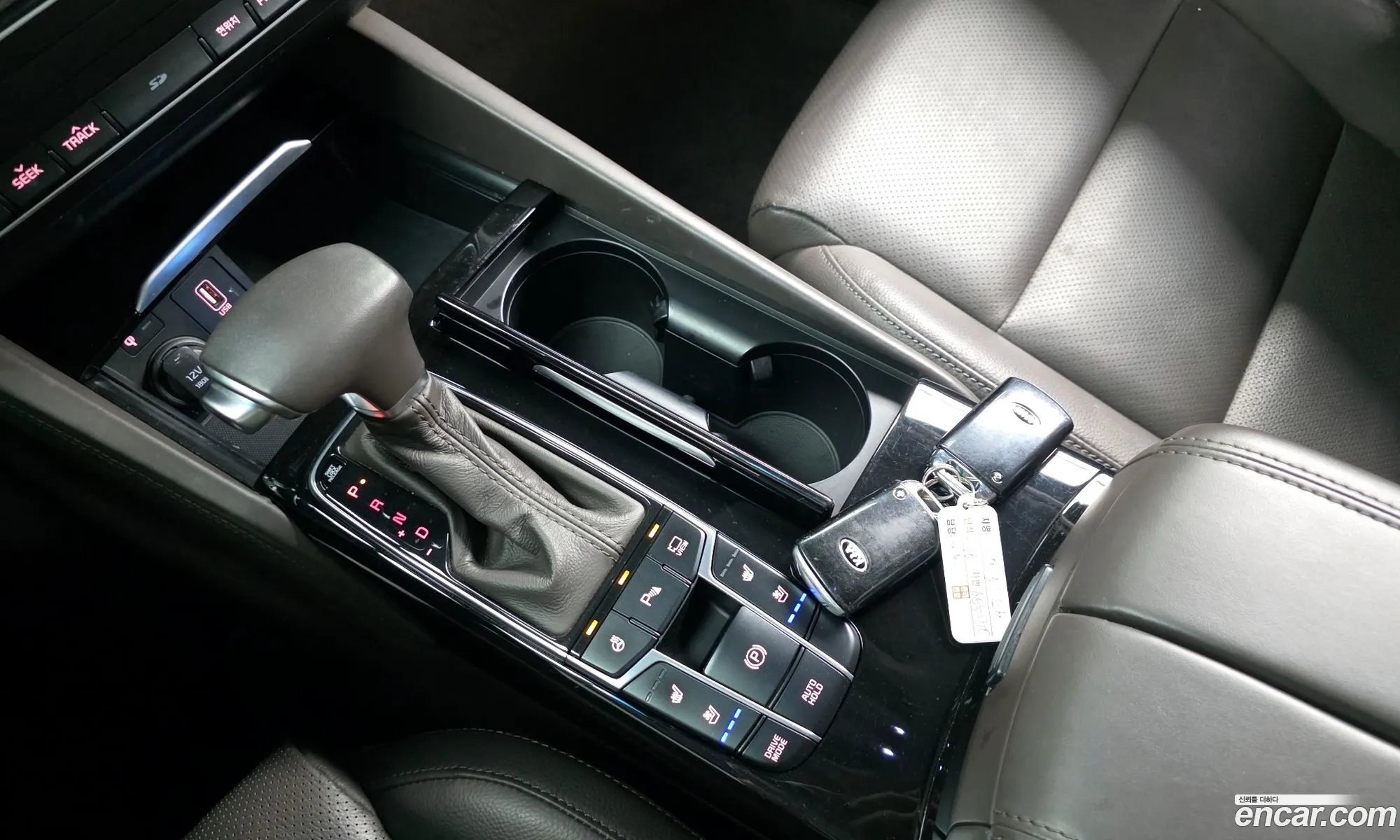 Kia K7 2016 — 22
