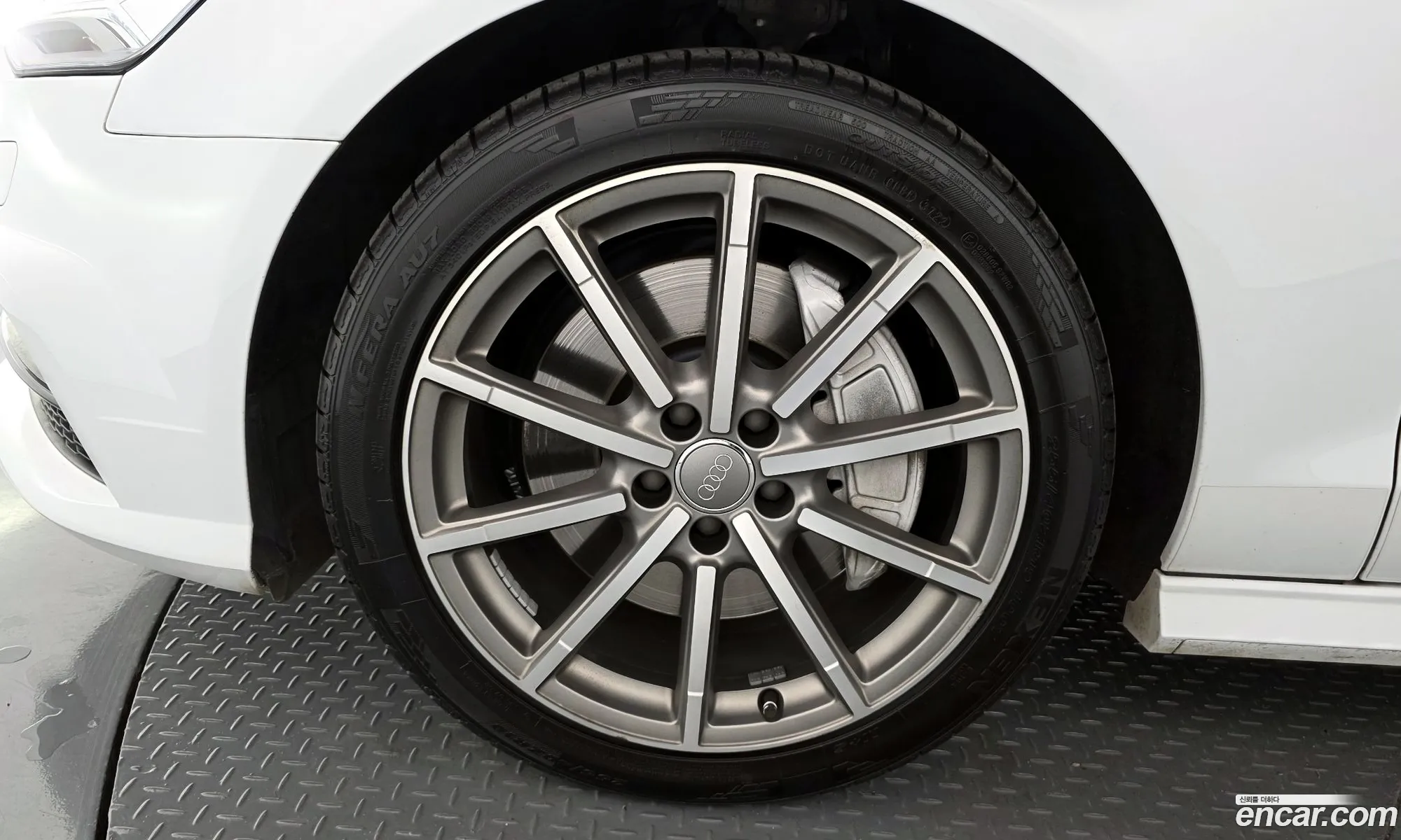 Audi A6 2018 WAUZZZ4G2JN134793 — 27