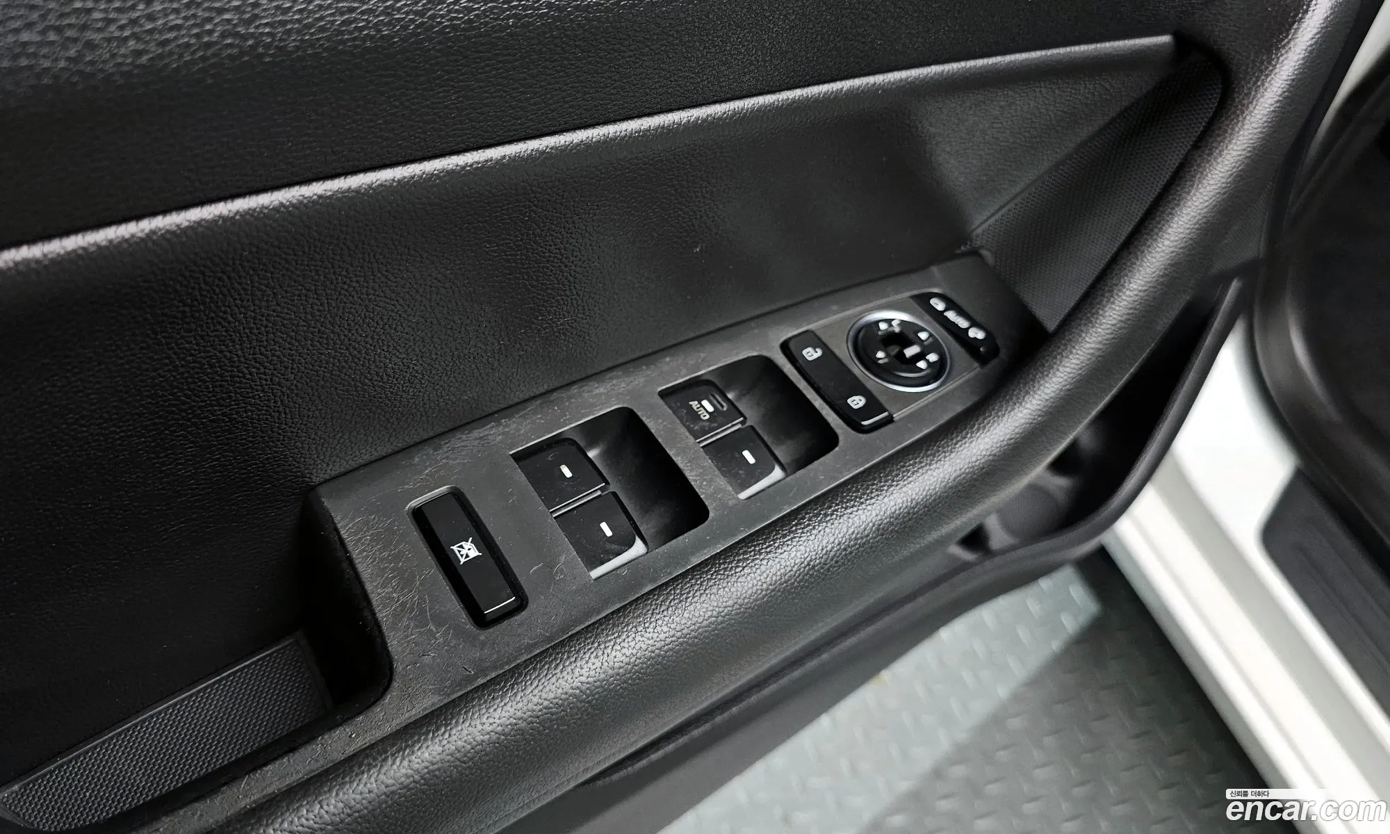 Hyundai LF Sonata 2014 — 20