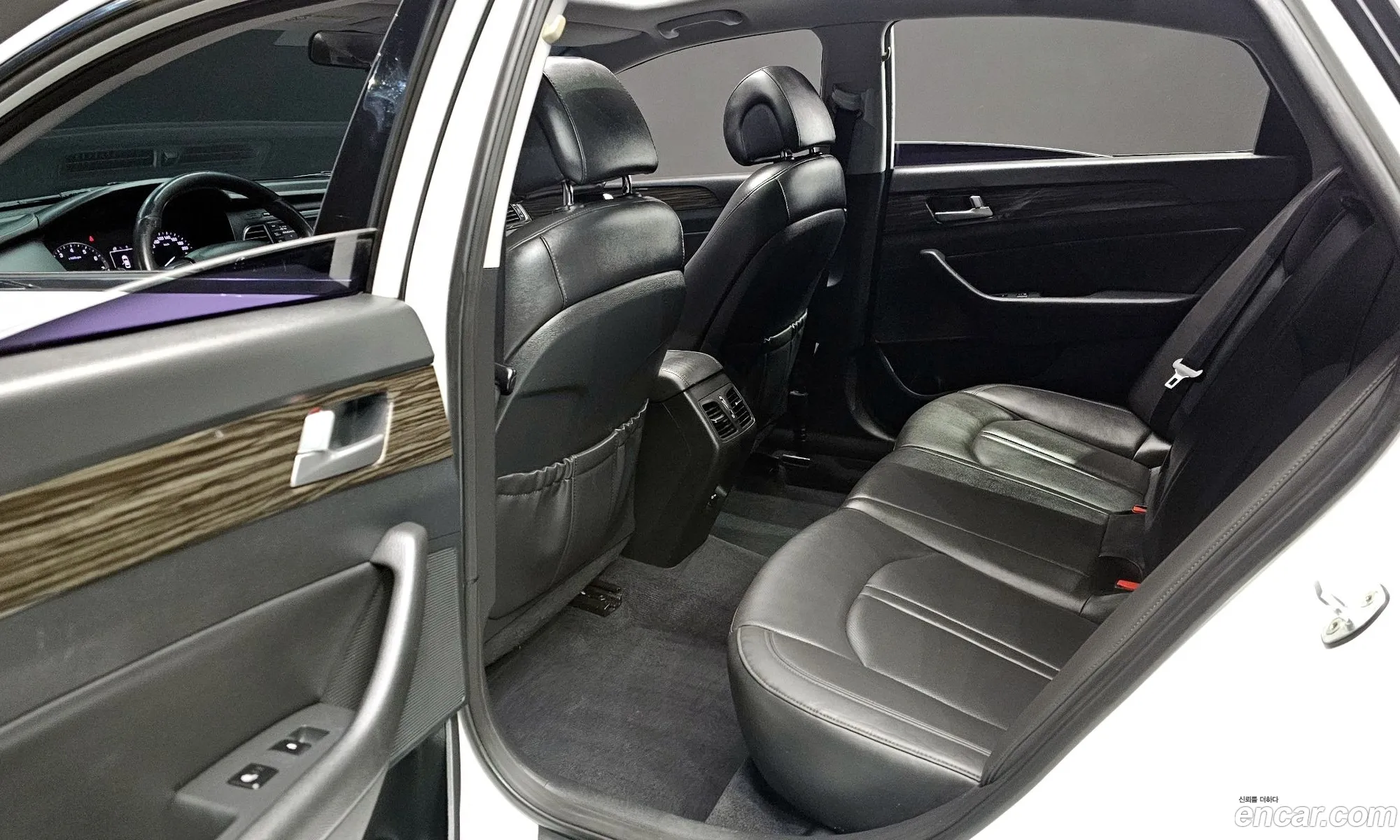 Hyundai LF Sonata 2014 — 14