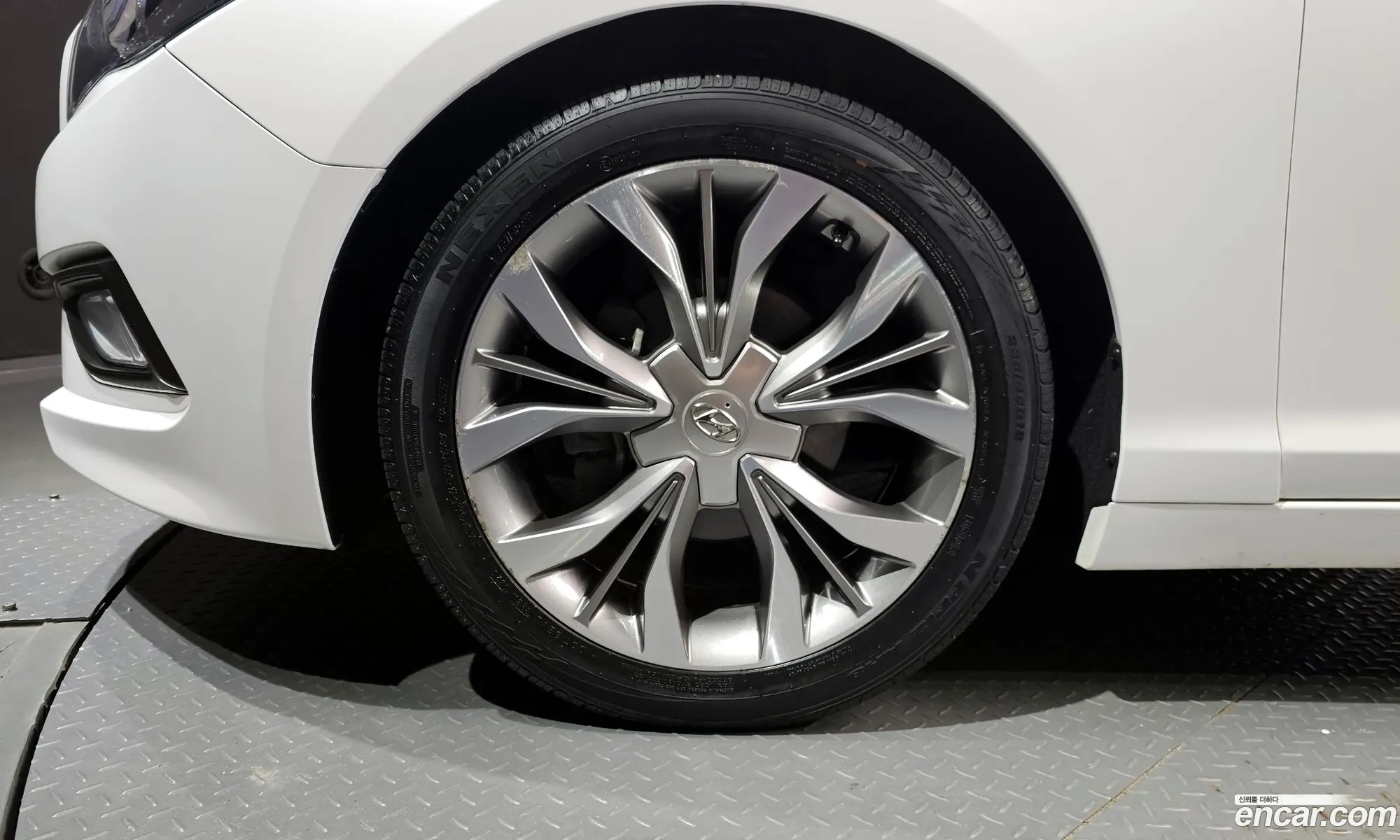 Hyundai LF Sonata 2014 — 9