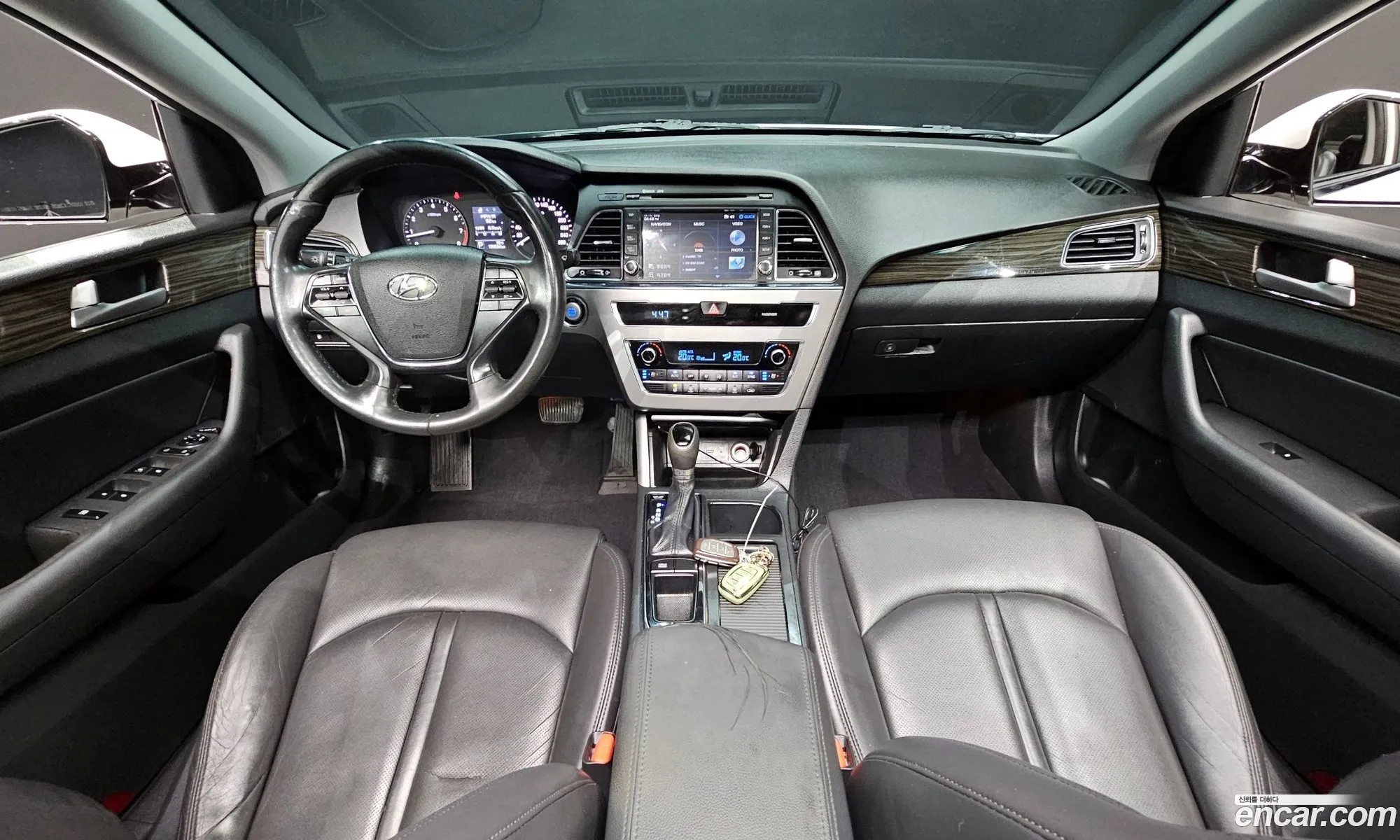 Hyundai LF Sonata 2014 — 10