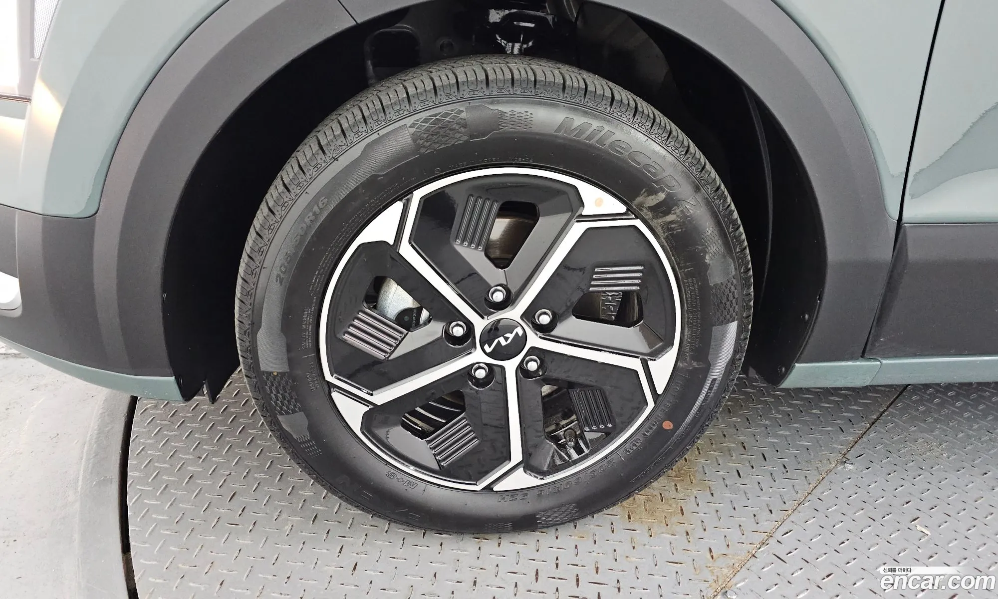 Kia Niro 2023 — 17