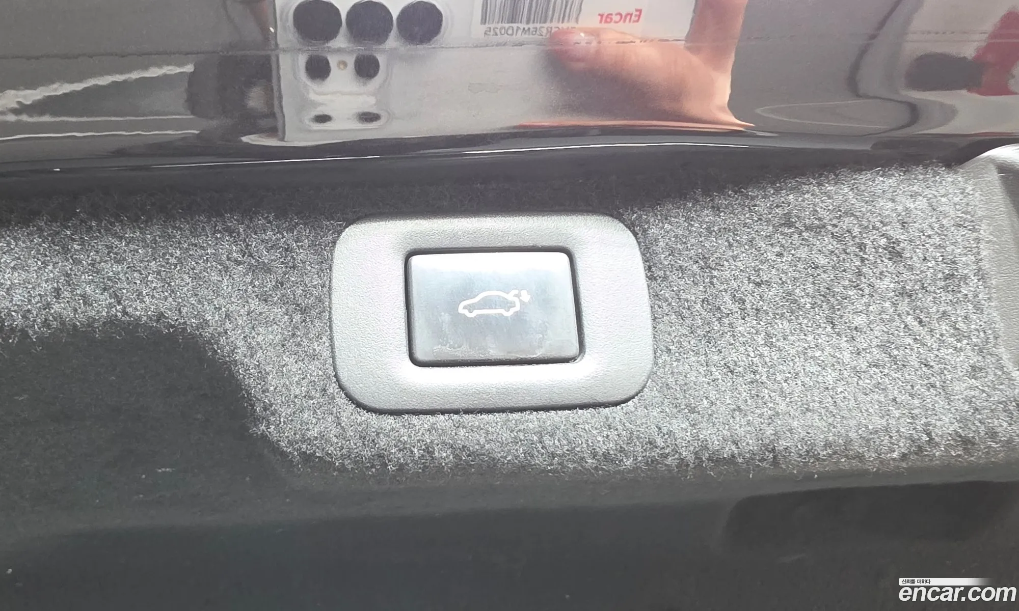 Lexus LS500h 2019 JTHCYLFF9K5001574 — 9