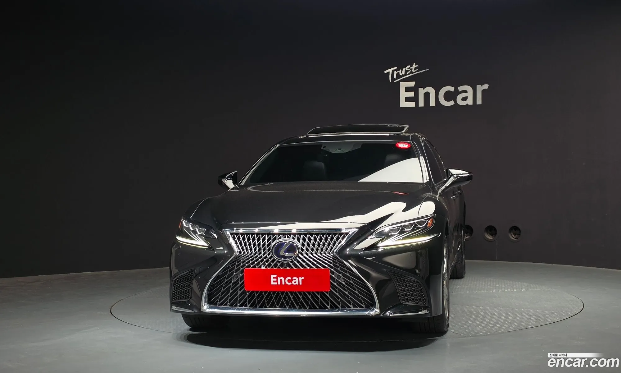 Lexus LS500h 2019 JTHCYLFF9K5001574 — 12