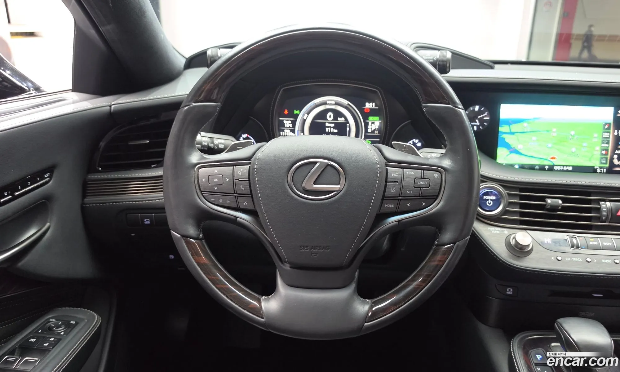 Lexus LS500h 2019 JTHCYLFF9K5001574 — 21