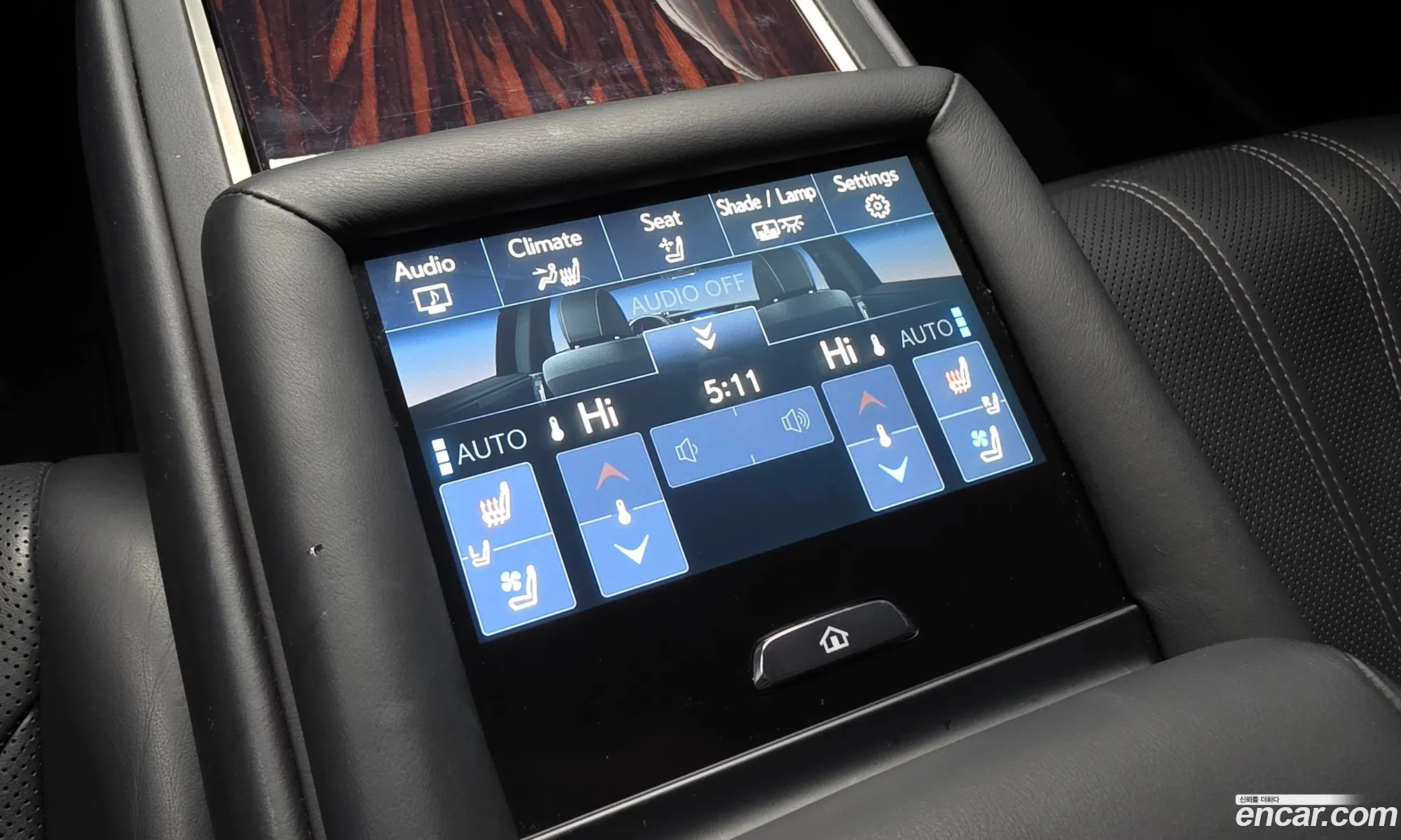 Lexus LS500h 2019 JTHCYLFF9K5001574 — 4