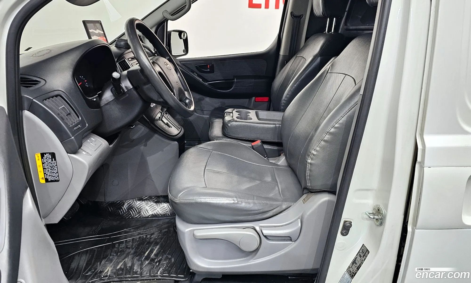 Hyundai Grand Starex 2015 — 19