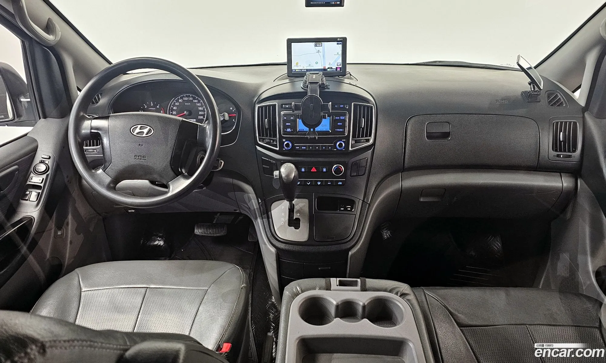 Hyundai Grand Starex 2015 — 16