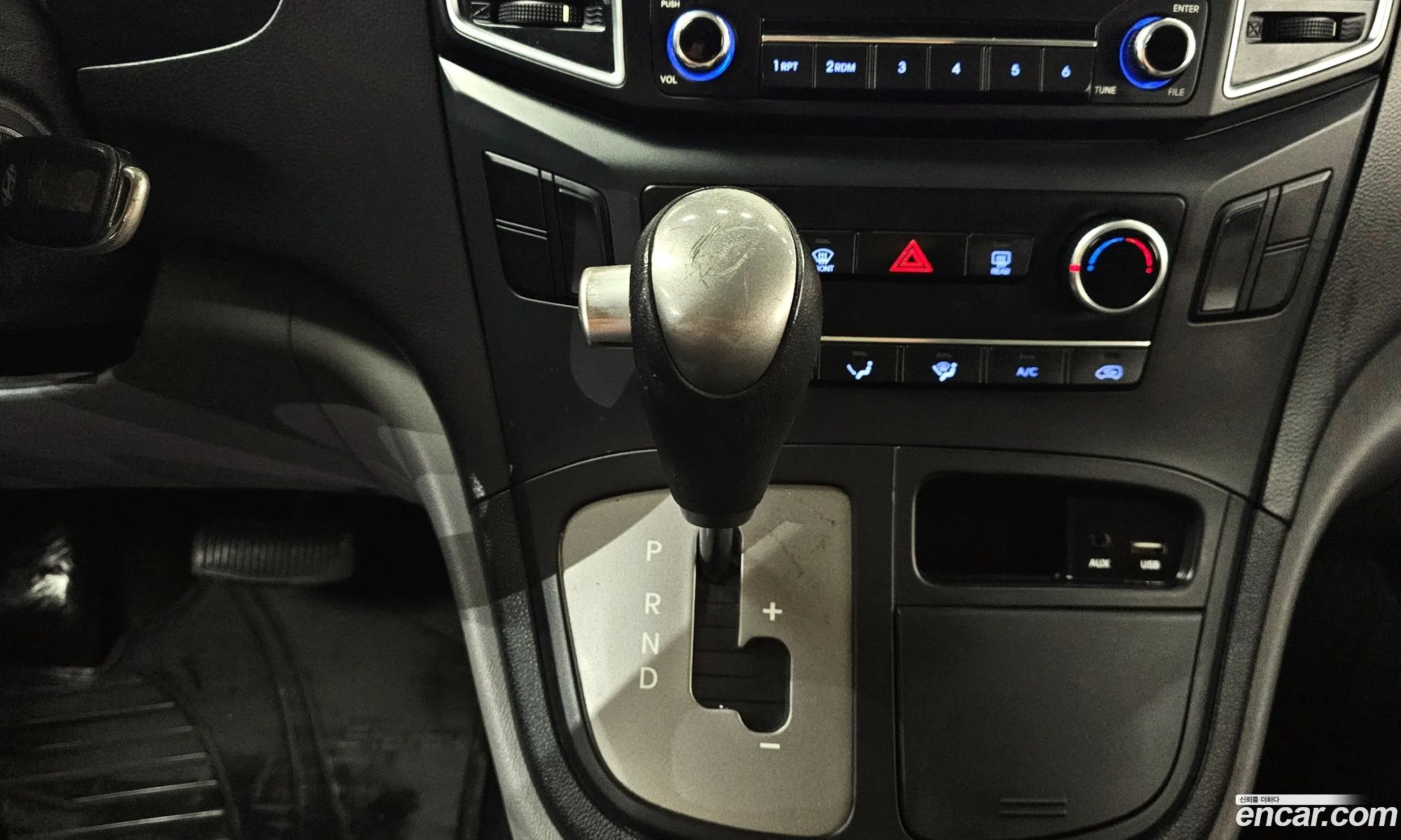 Hyundai Grand Starex 2015 — 11