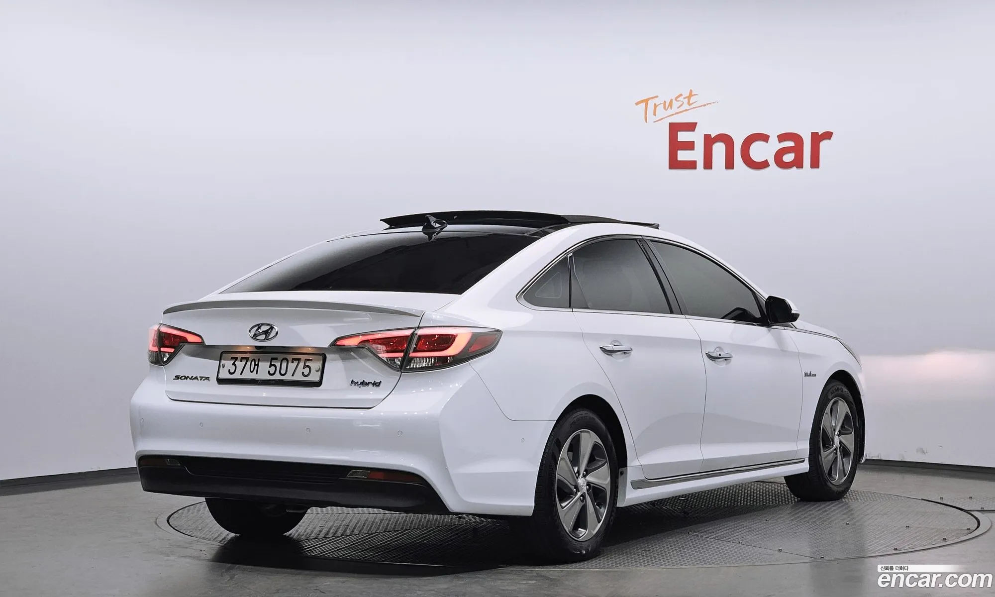 Hyundai LF Sonata Hybrid