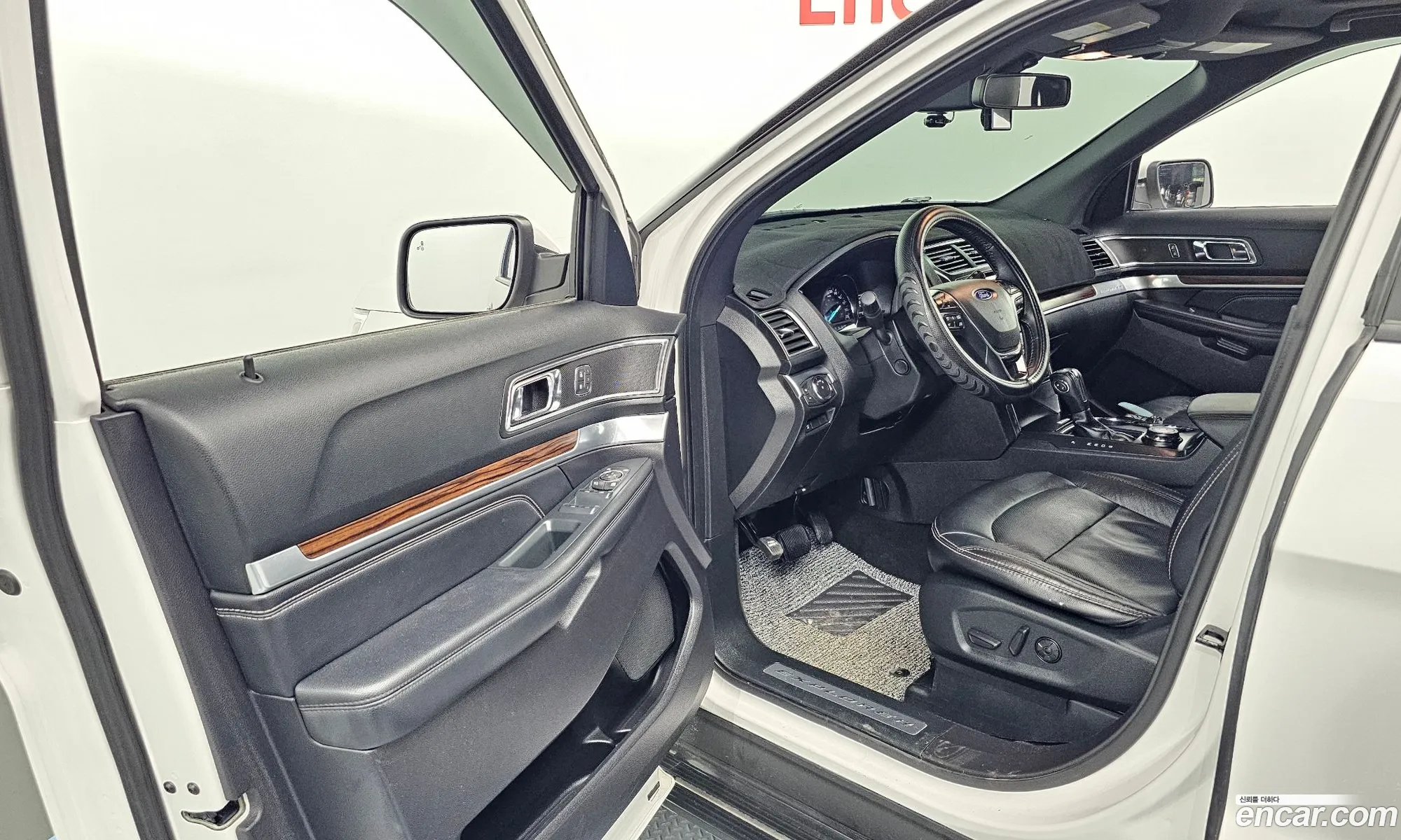 Ford Explorer 2019 1FM5K8FH1KGA56207 — 28