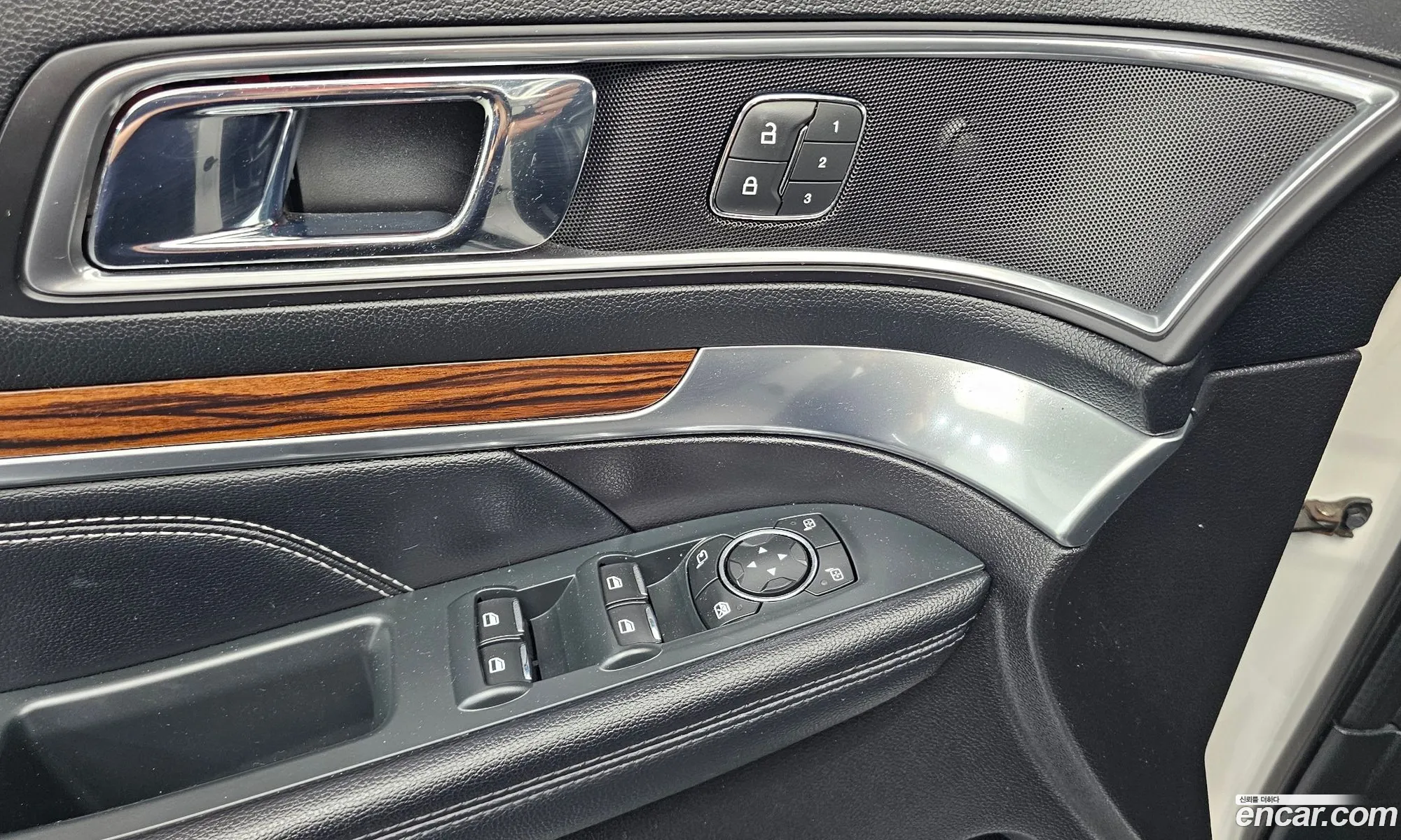 Ford Explorer 2019 1FM5K8FH1KGA56207 — 26