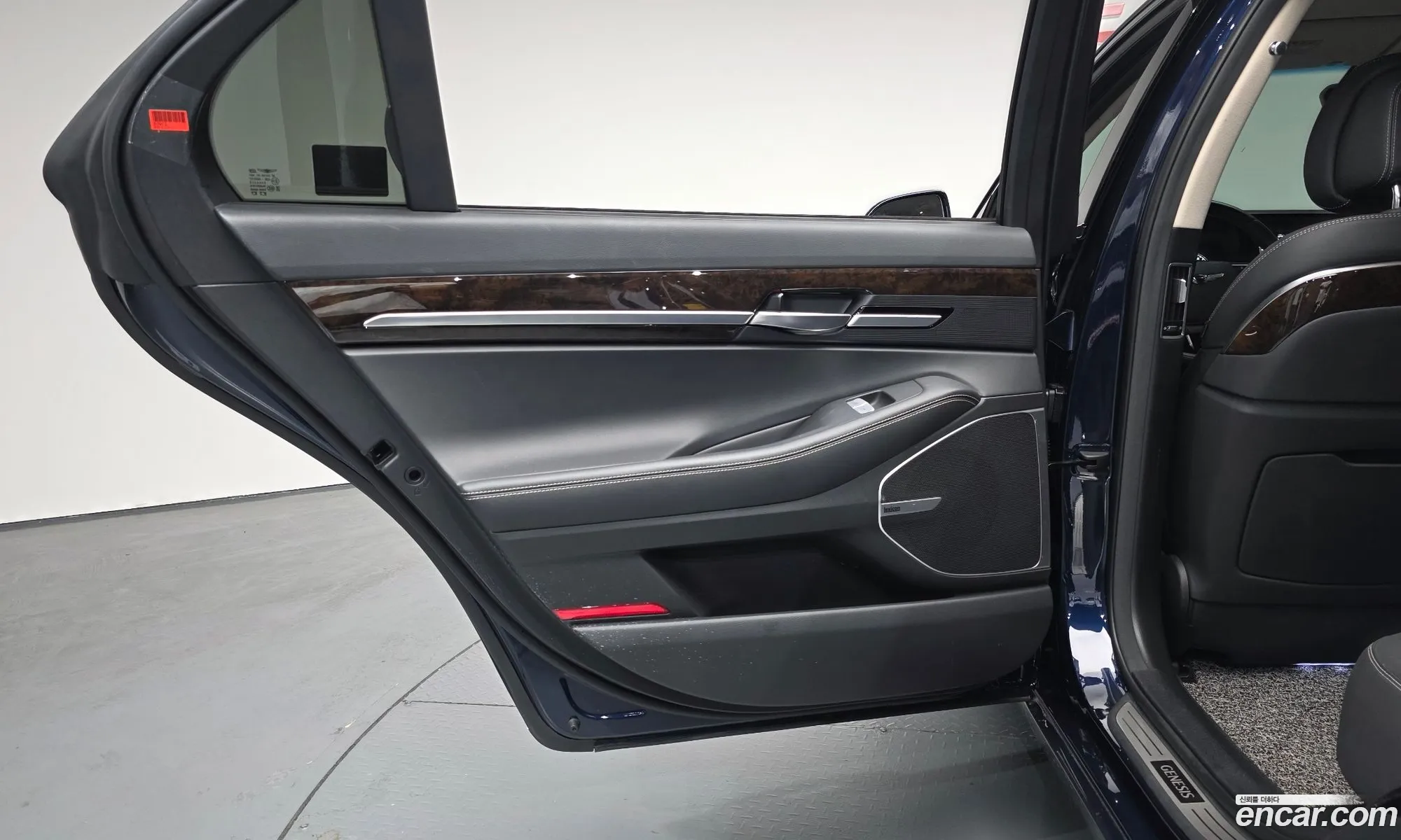 Genesis G90 2019 — 21