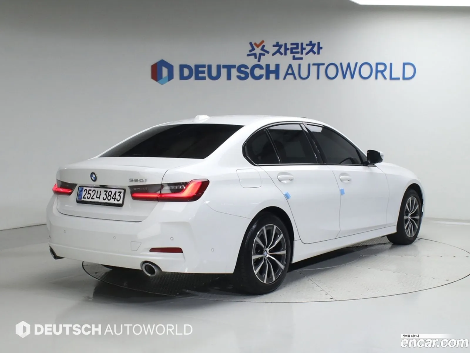BMW 3 Series 2023 — 3