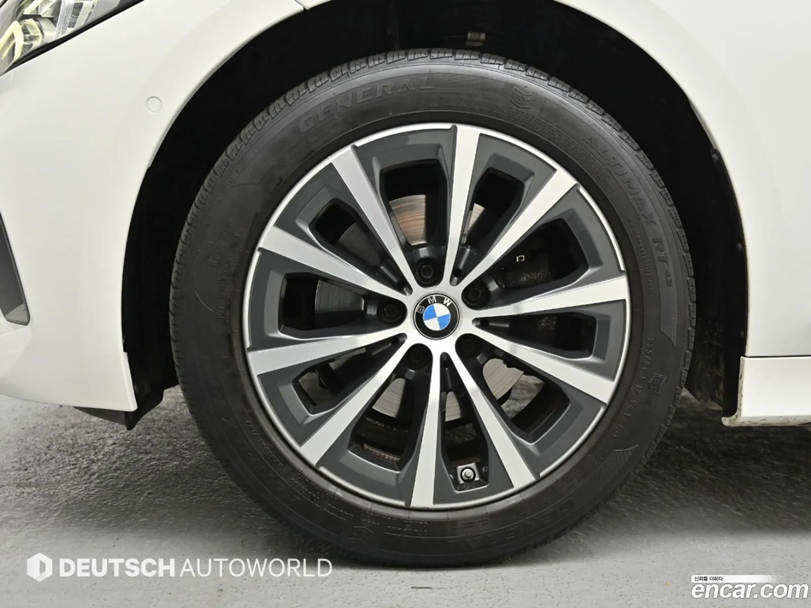BMW 3 Series 2023 — 16