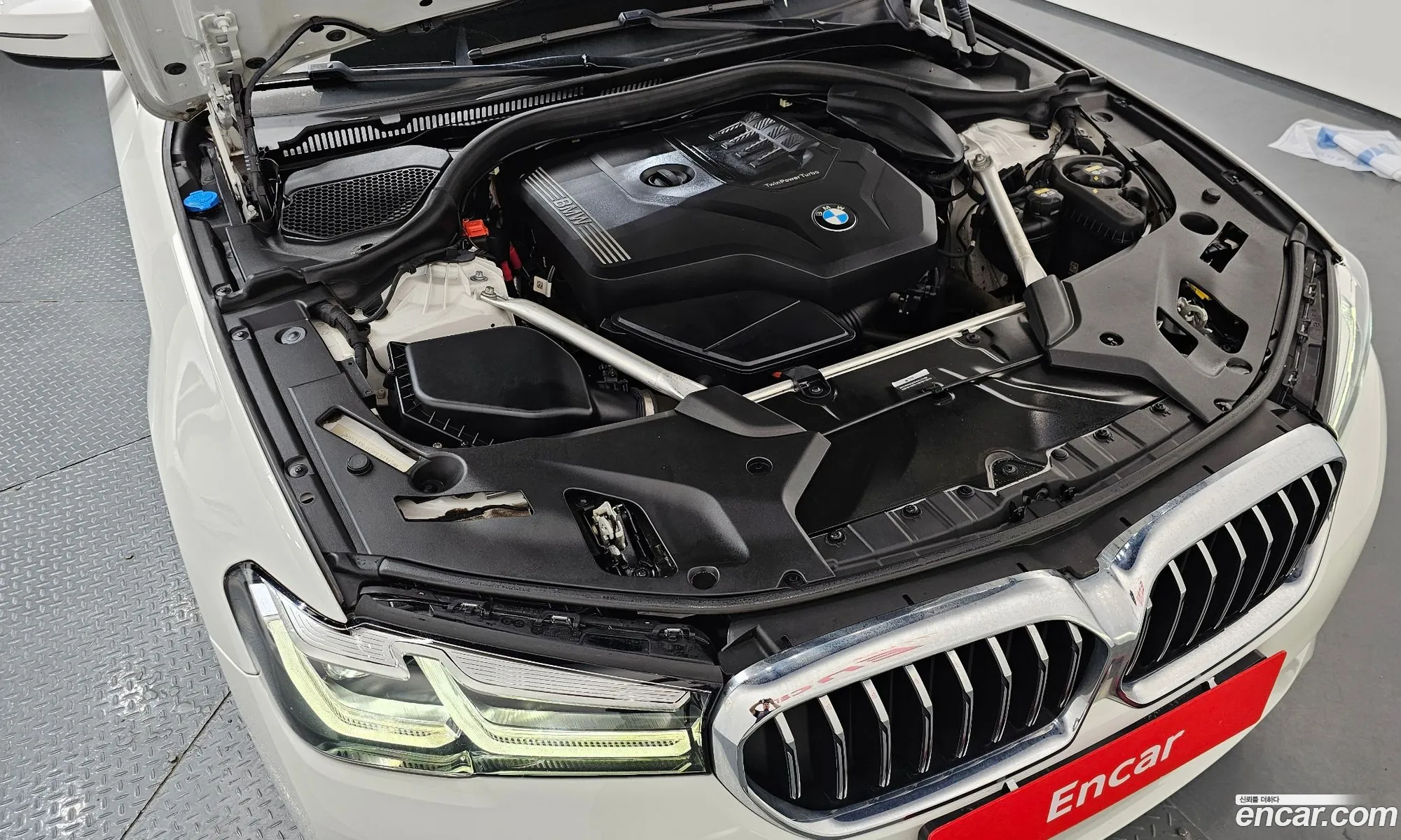 BMW 5 Series 2022 — 17