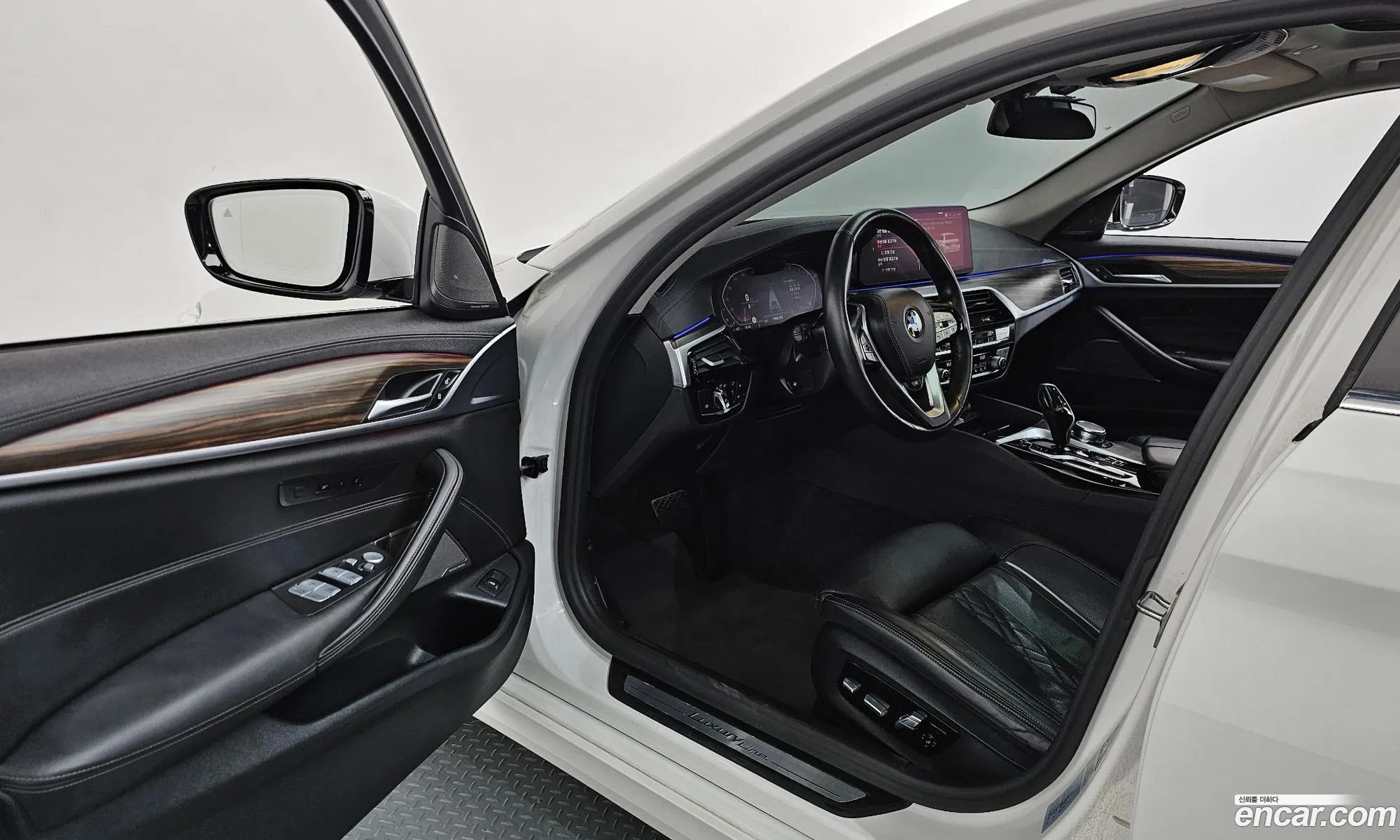 BMW 5 Series 2022 — 30