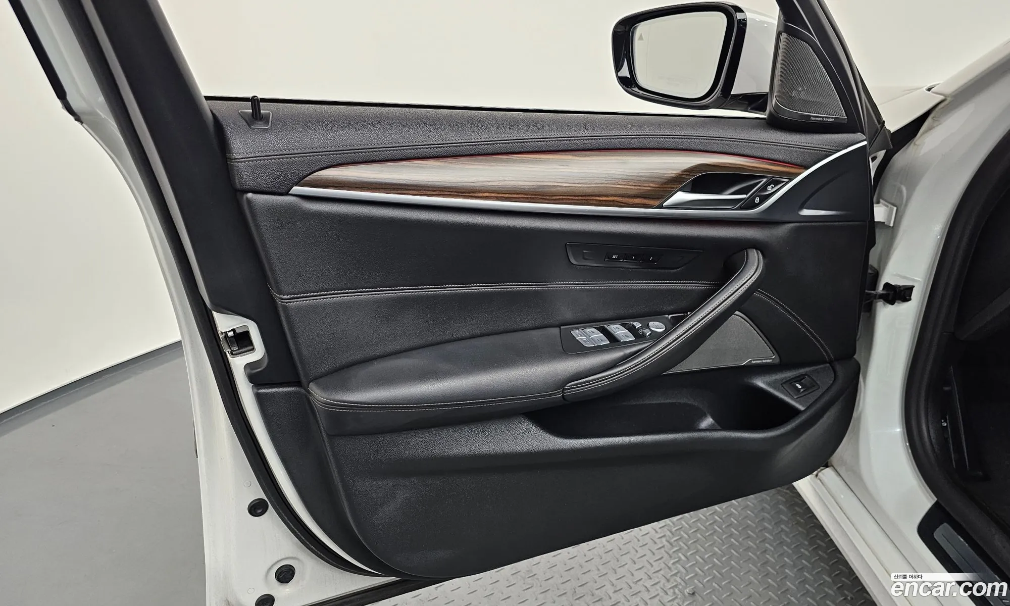 BMW 5 Series 2022 — 11