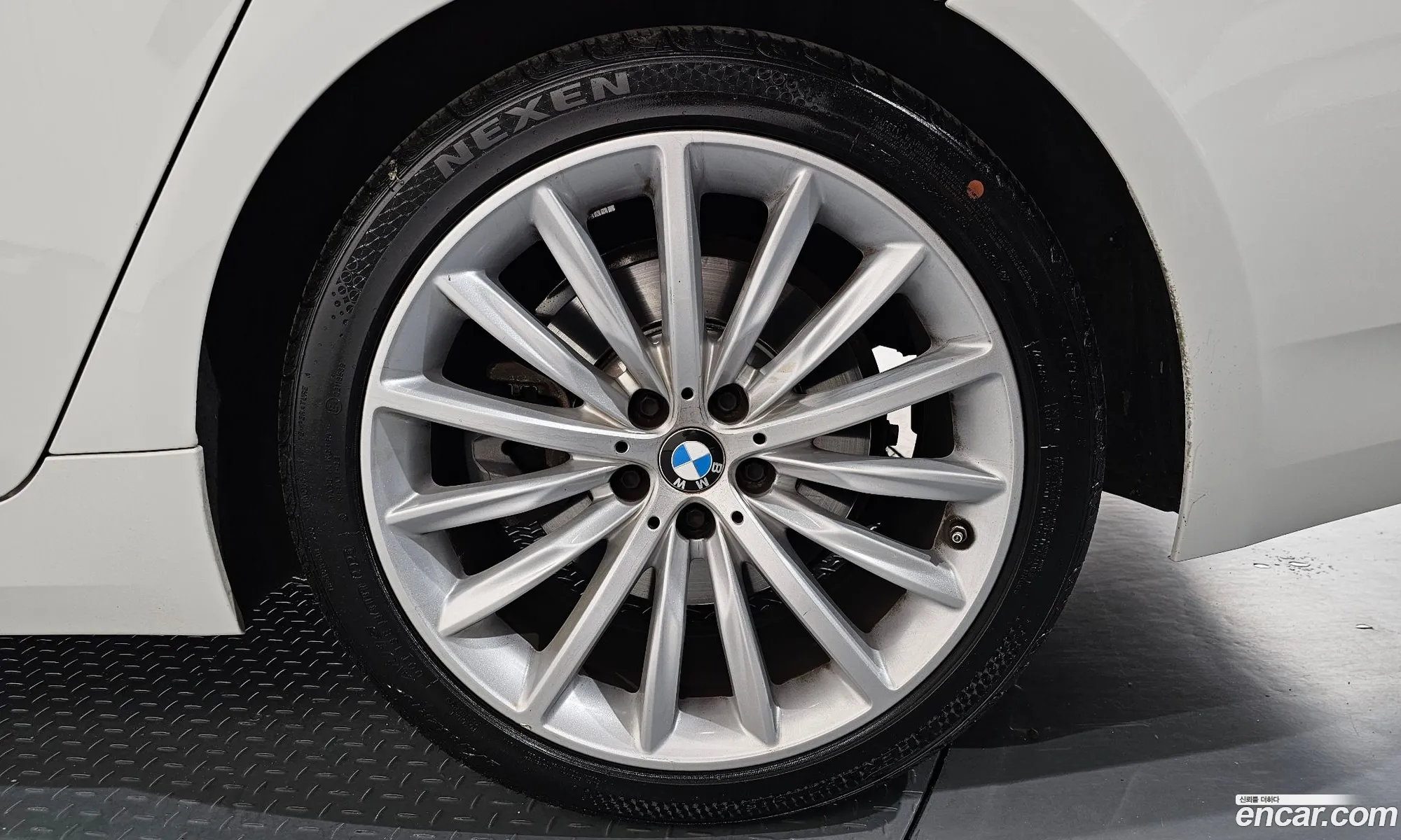BMW 5 Series 2022 — 24