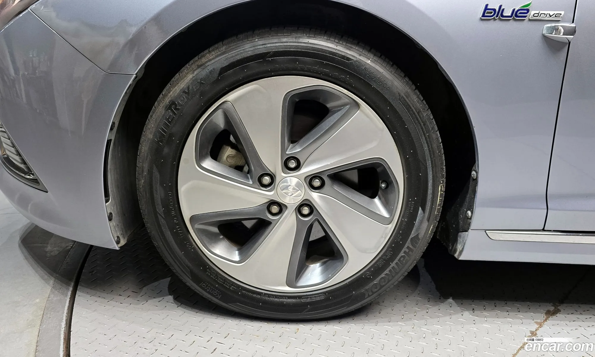 Hyundai LF Sonata Hybrid