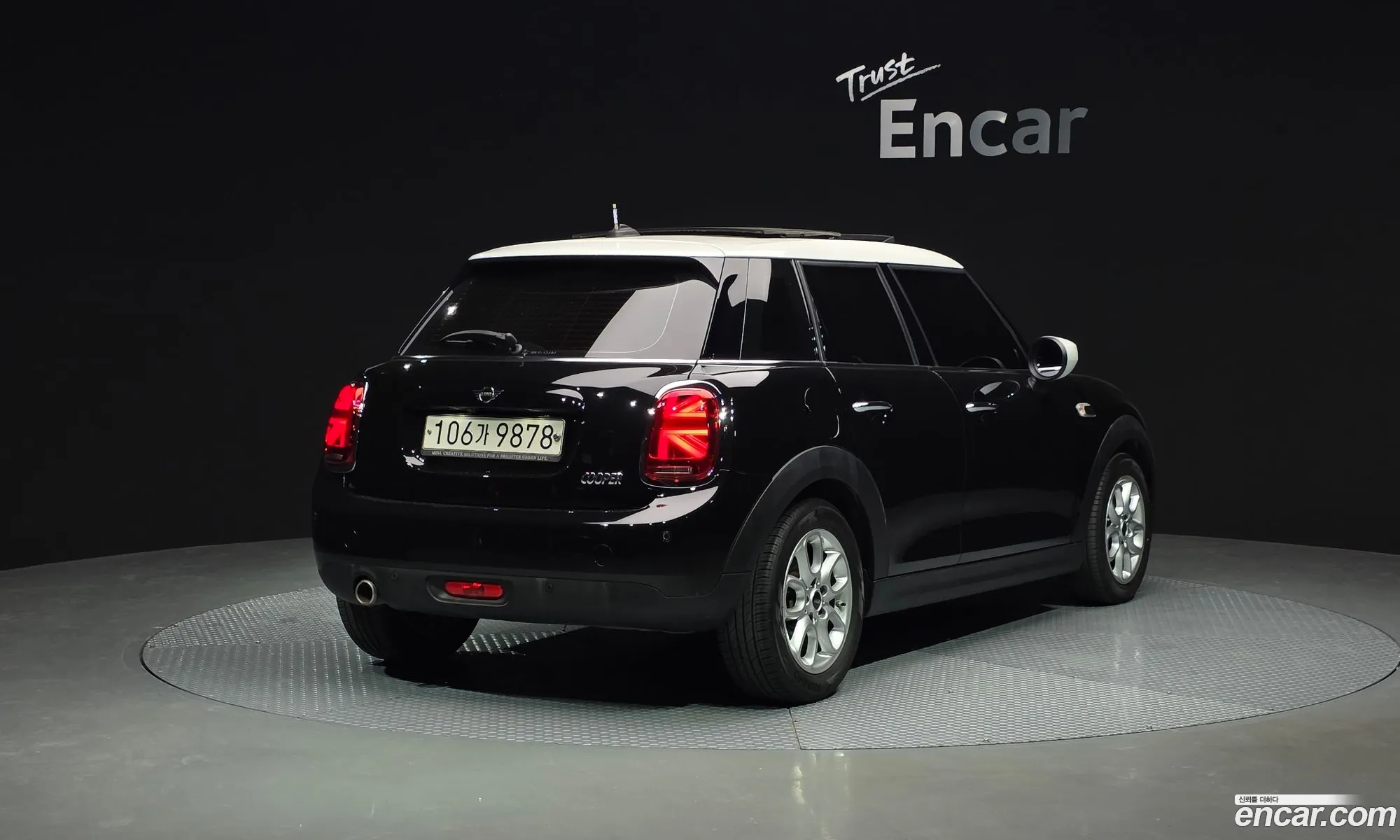 Mini Cooper 2020 WMWXV7103L2M85618 — 24