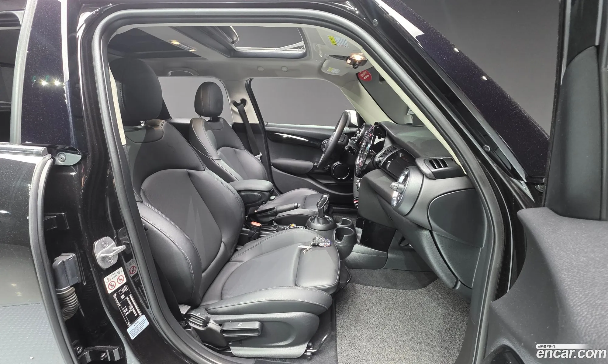 Mini Cooper 2020 WMWXV7103L2M85618 — 7