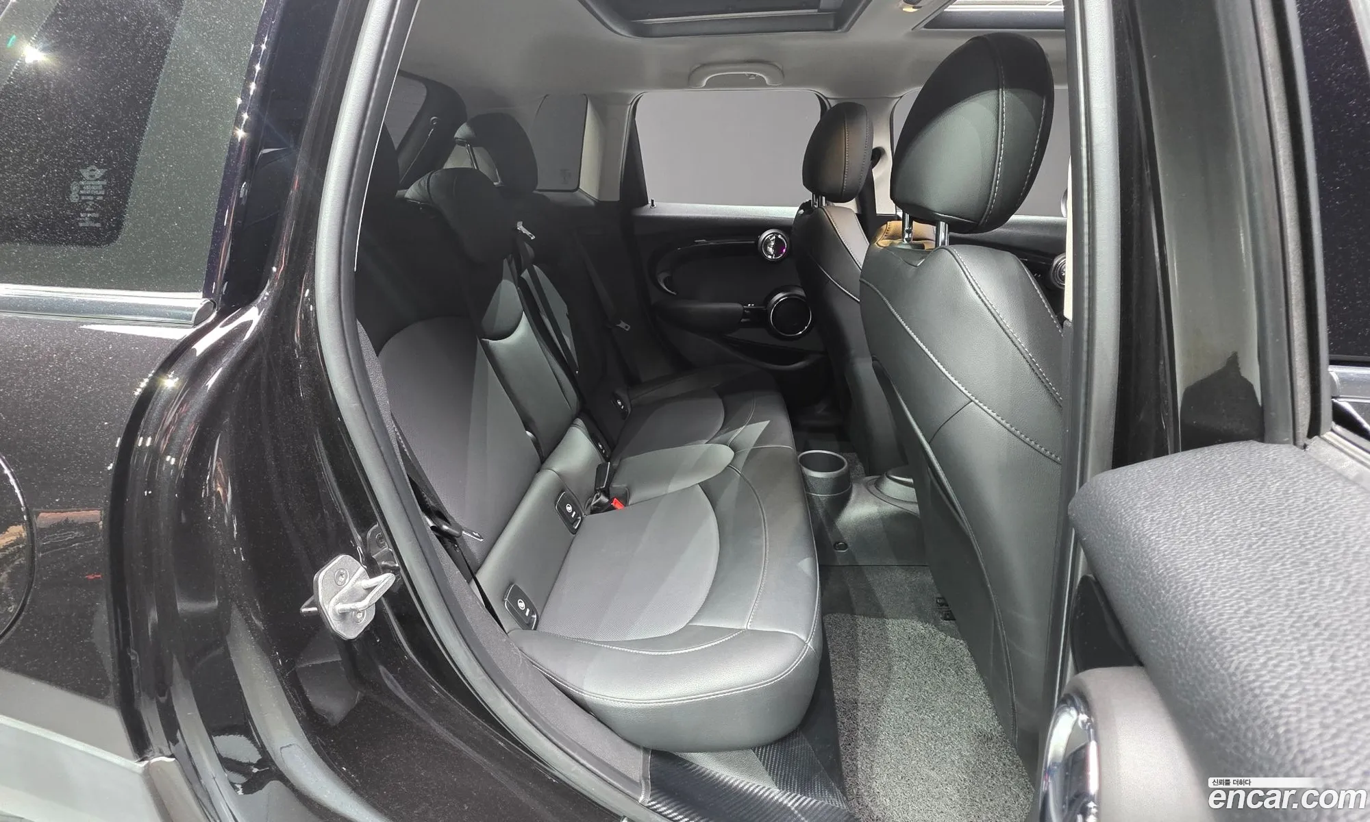 Mini Cooper 2020 WMWXV7103L2M85618 — 28